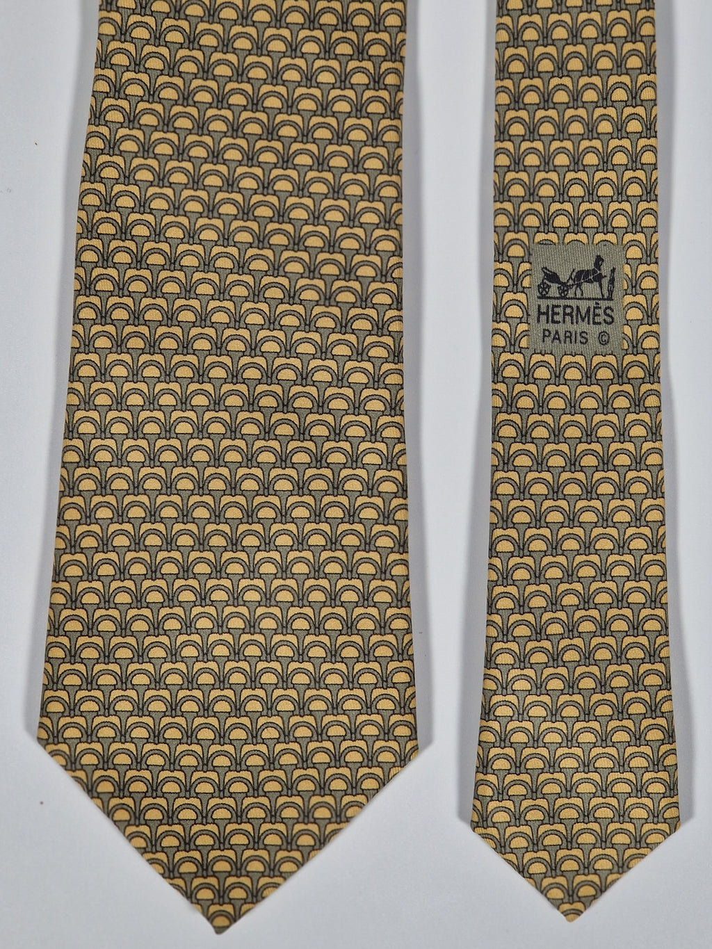 Hermés 7158 FA Tie