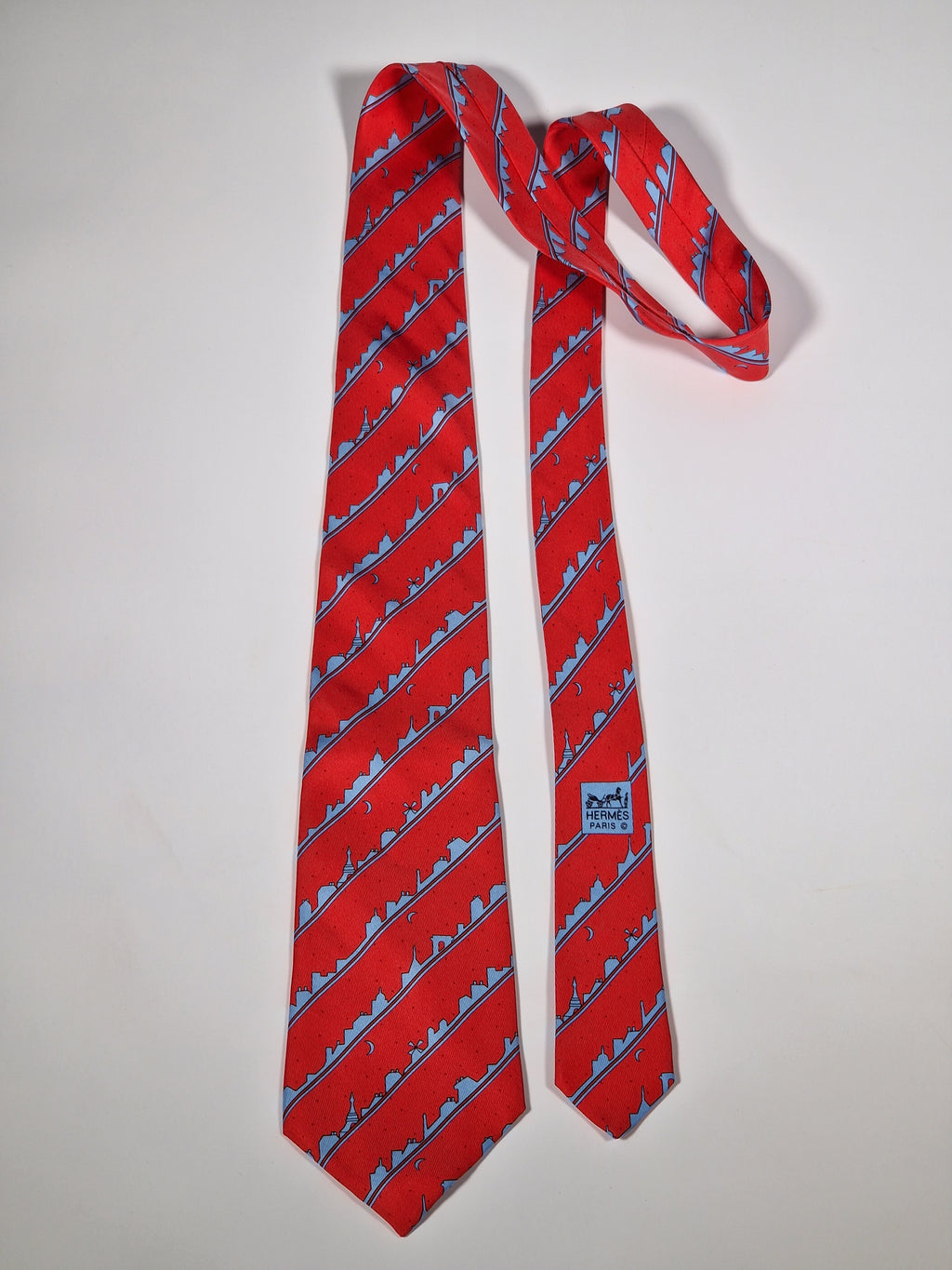 007163 Hermès tie red Paris skyline 7163 FA
