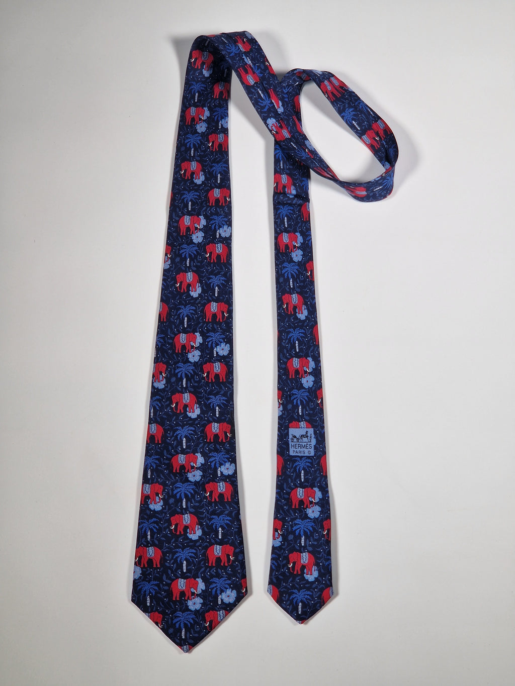007183 Hermès tie blue elephant  pattern 7183 UA