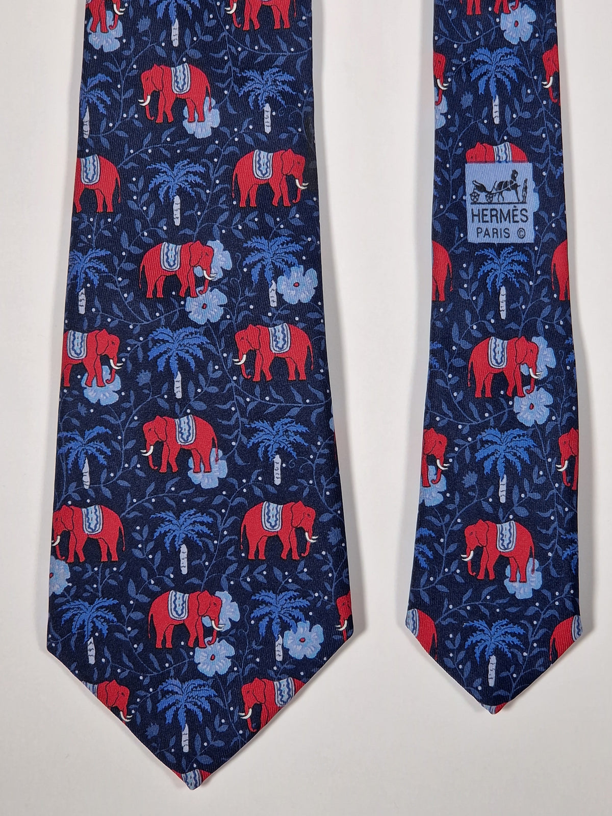 007183 Hermès tie blue elephant  pattern 7183 UA