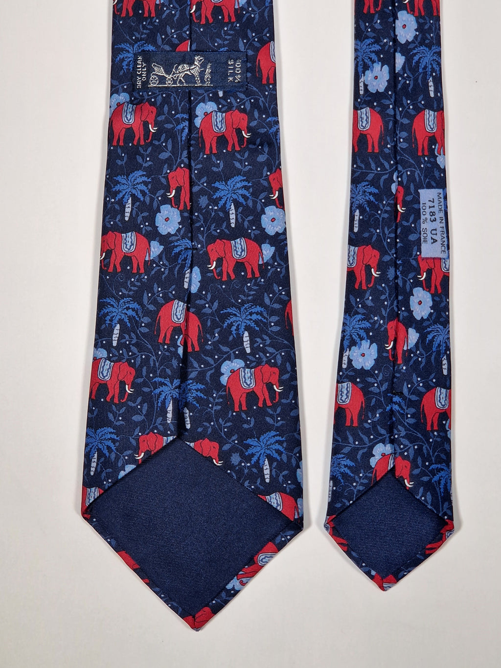 007183 Hermès tie blue elephant  pattern 7183 UA