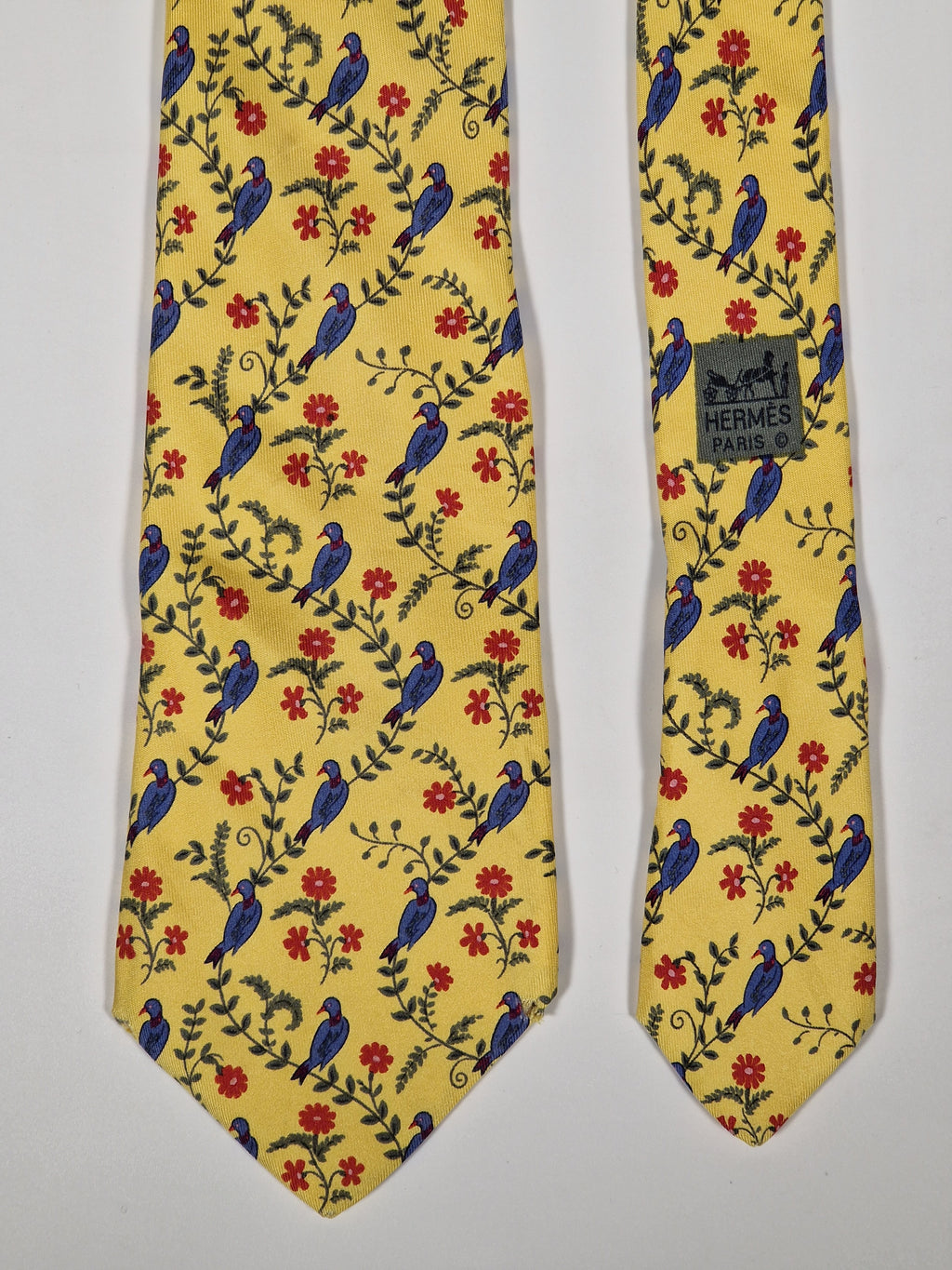 007185 Hermès tie yellow bird pattern 7185 UA