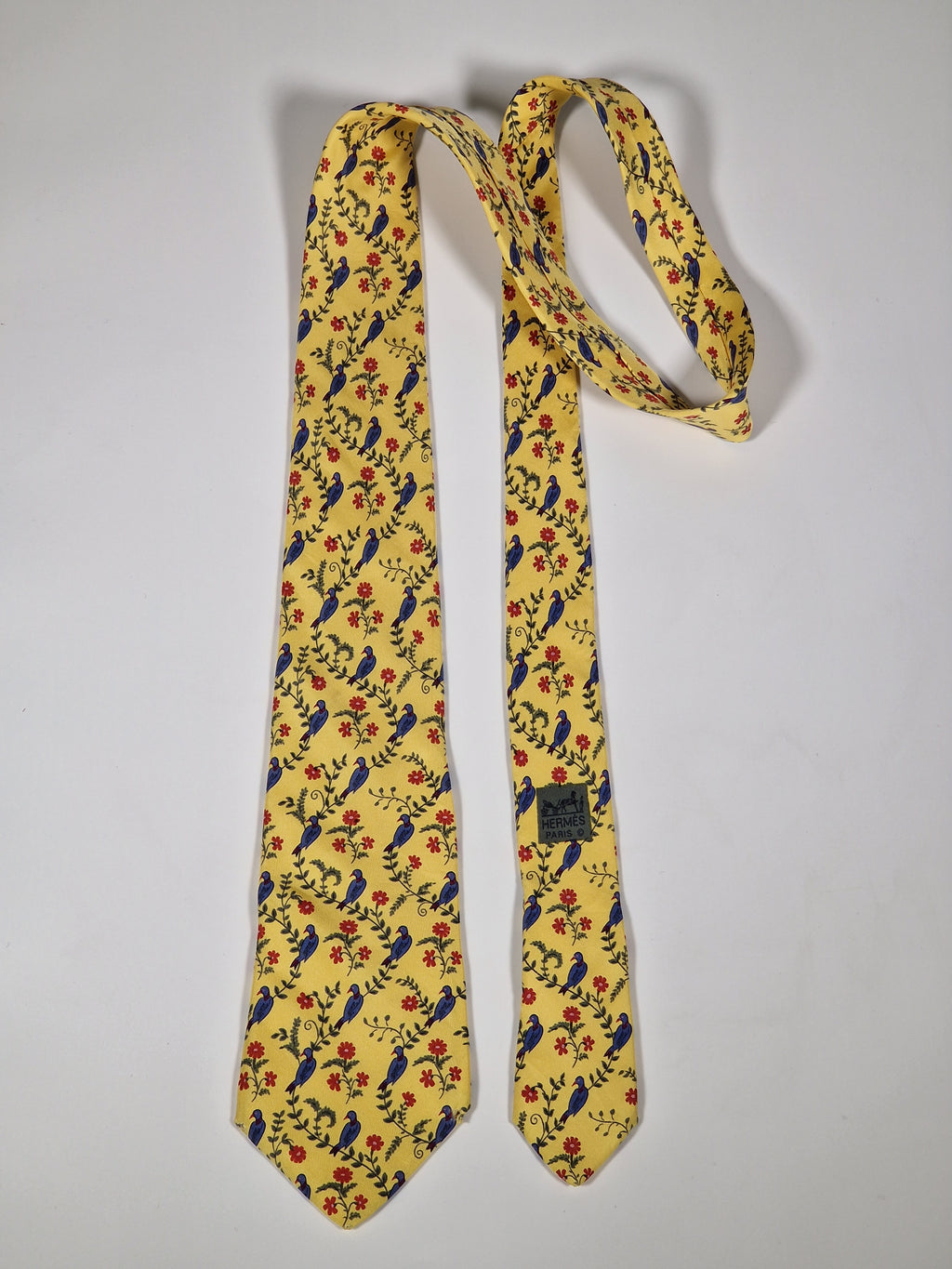 007185 Hermès tie yellow bird pattern 7185 UA