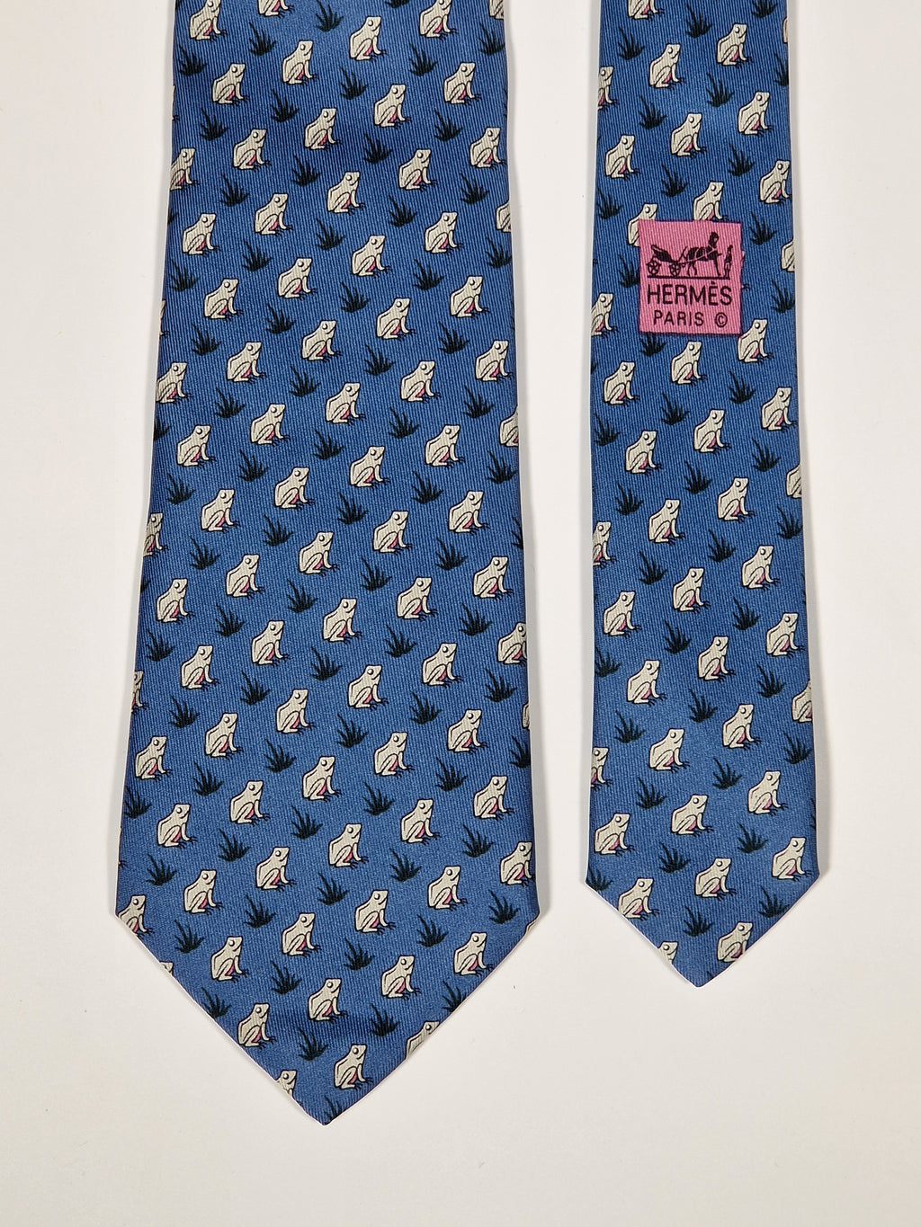 007257 Hermès tie blue frog pattern 7257 MA