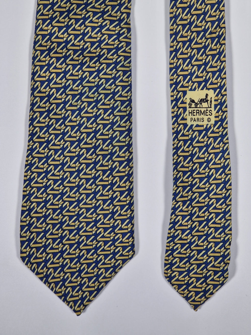 Hermés 7263 MA "Le Mans" Tie