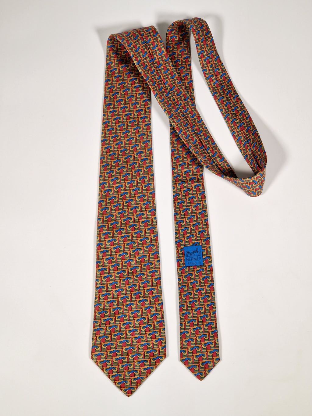 007273 Hermès tie whimsical falcon pattern 7273 MA