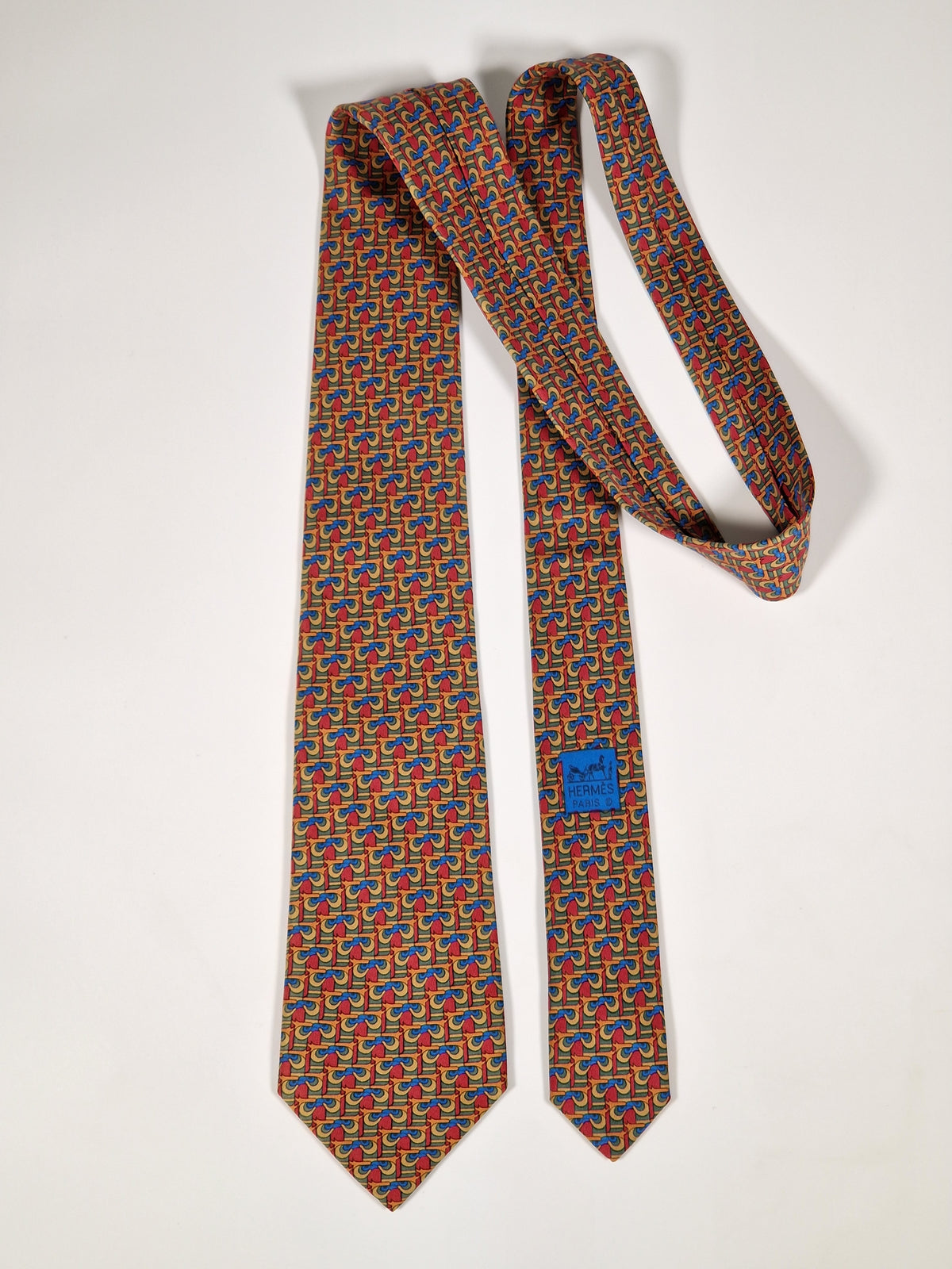 007273 Hermès tie whimsical falcon pattern 7273 MA