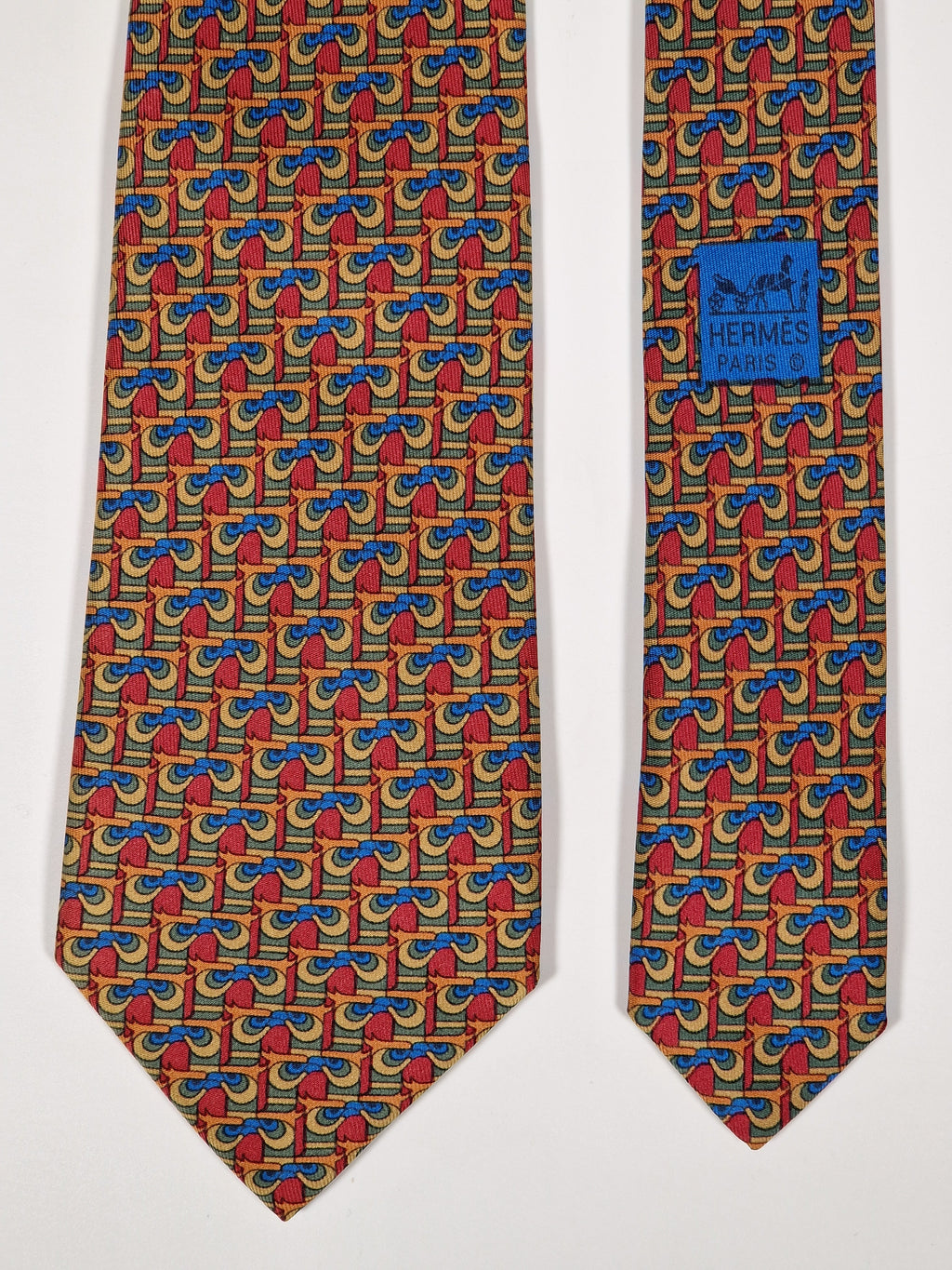 007273 Hermès tie whimsical falcon pattern 7273 MA