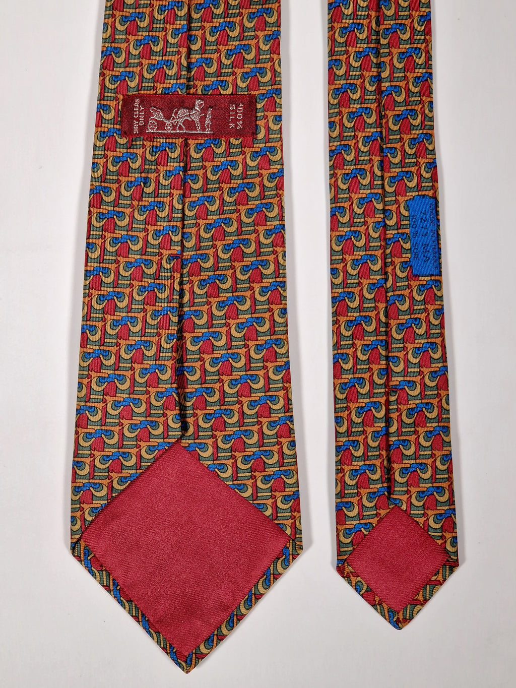 007273 Hermès tie whimsical falcon pattern 7273 MA