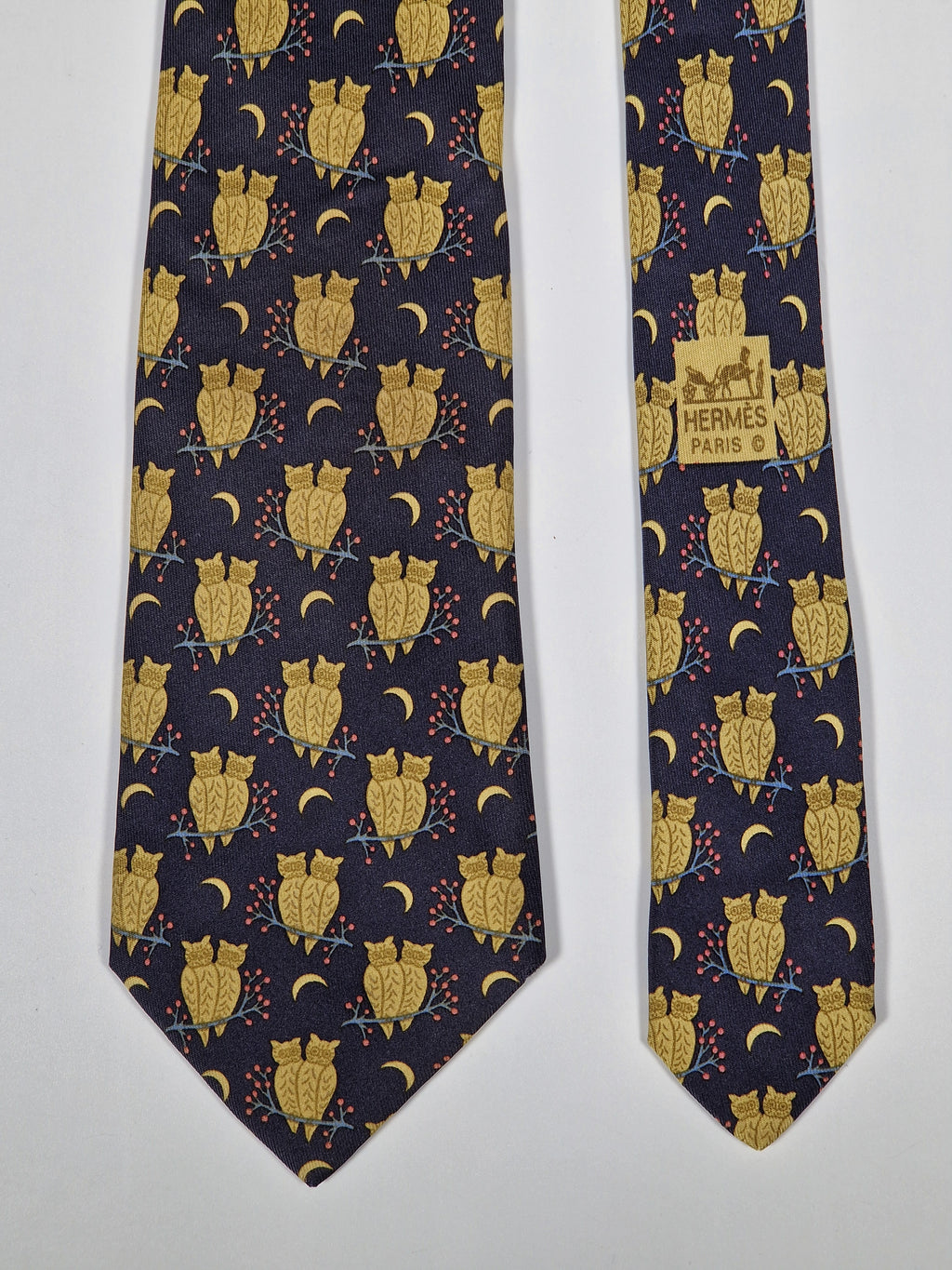 Hermès silk tie grey owl whimsical pattern 7275 MA