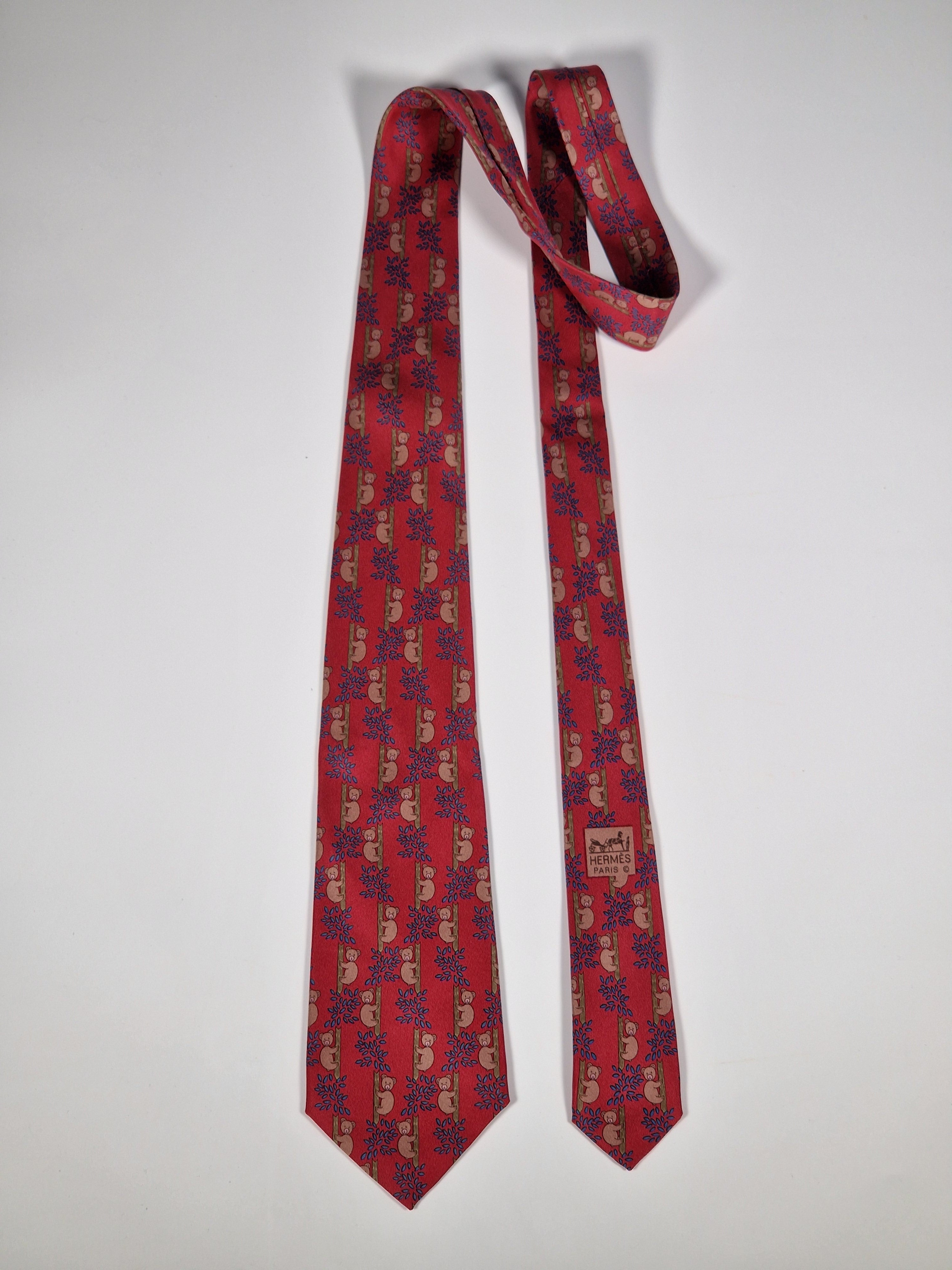 Hermès silk tie red climbing bear  7282 MA