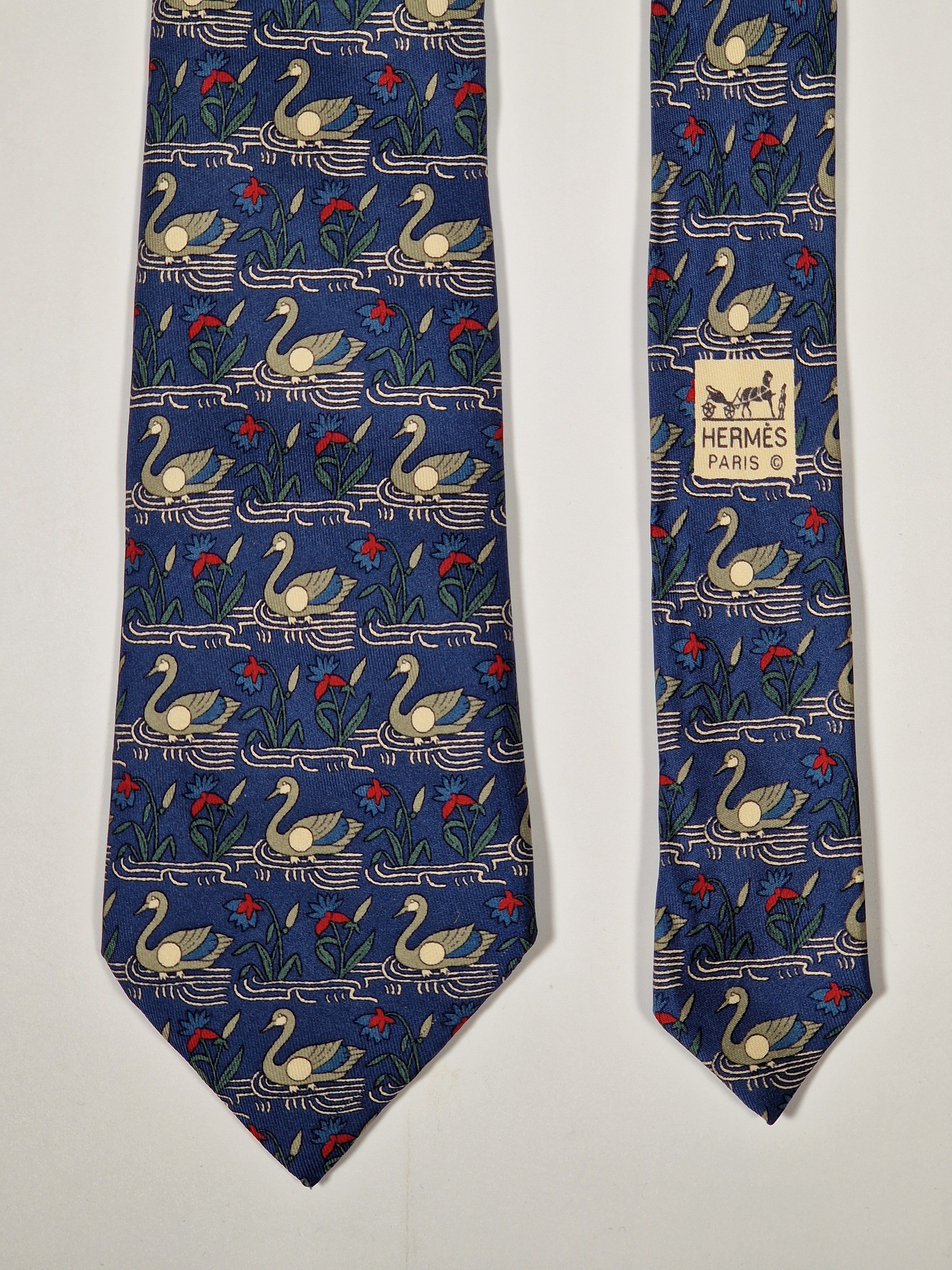 Hermès silk tie blue swan pattern 7285 MA