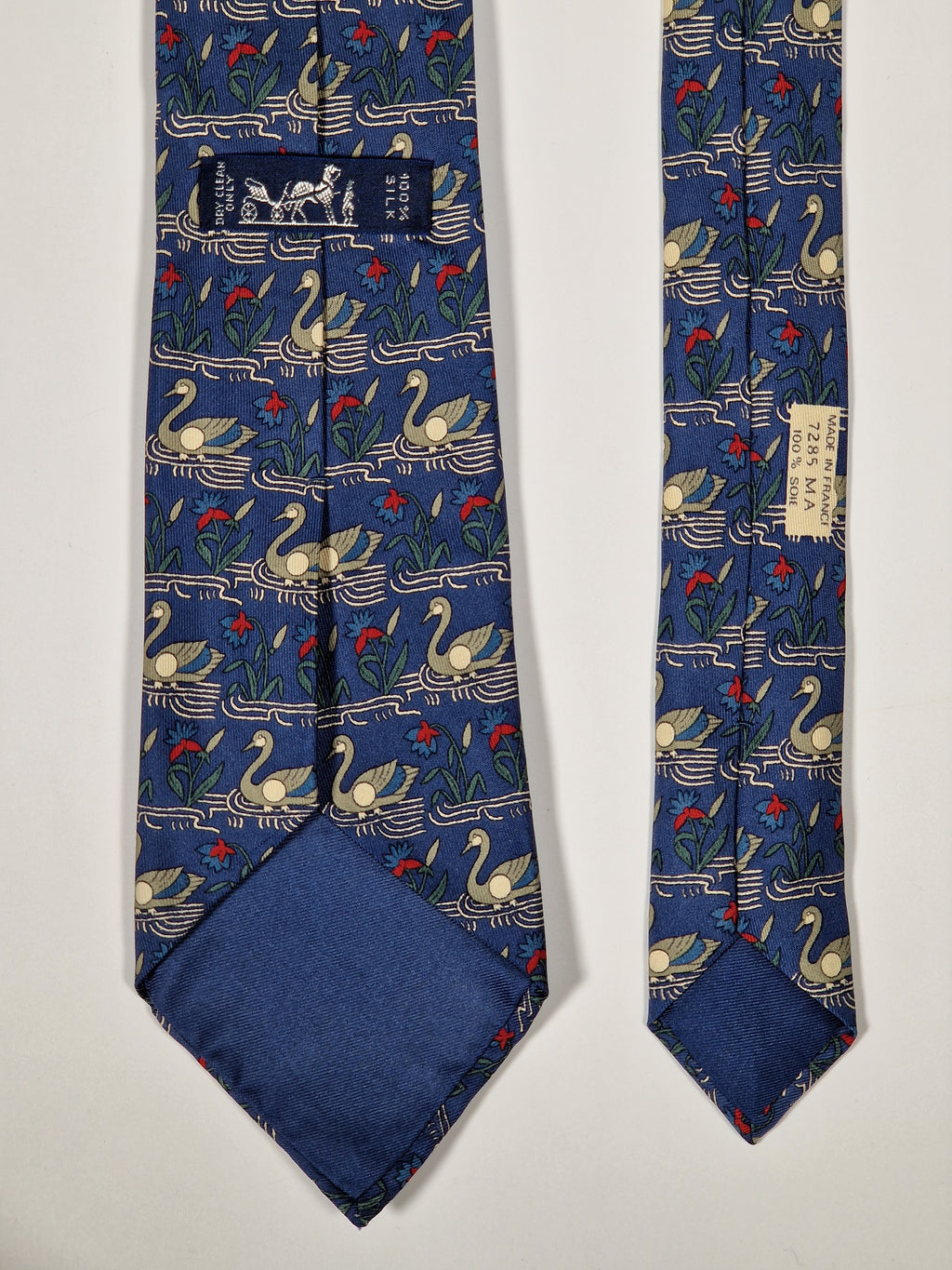Hermès silk tie blue swan pattern 7285 MA