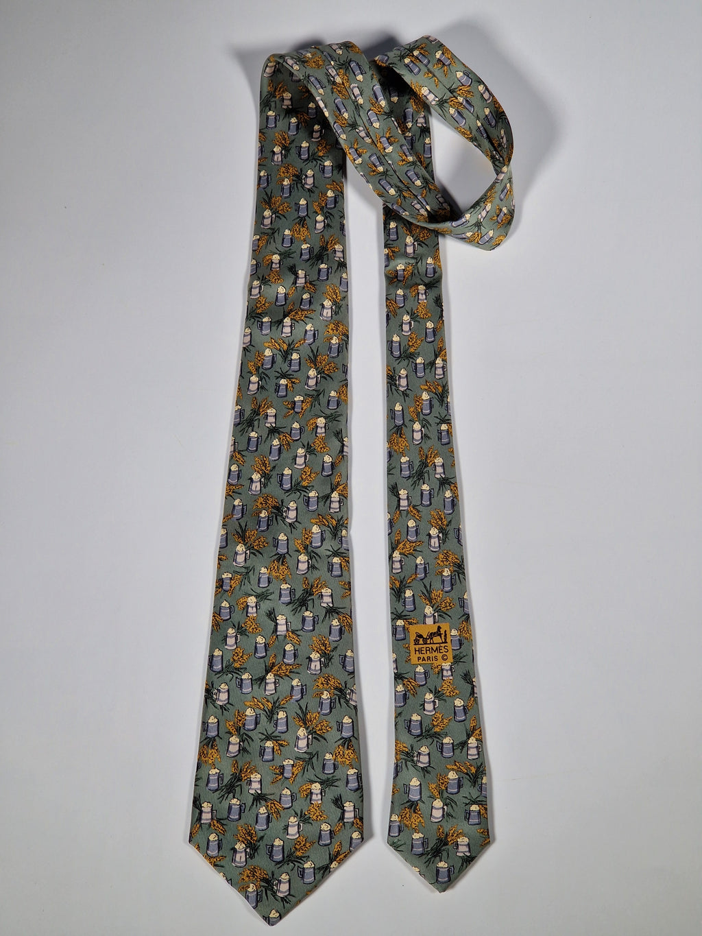 Hermès silk tie green beer and barley whimsical pattern Hermès 7347 PA tie green