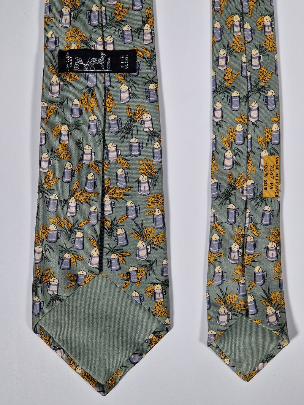 Hermès silk tie green beer and barley whimsical pattern Hermès 7347 PA tie green