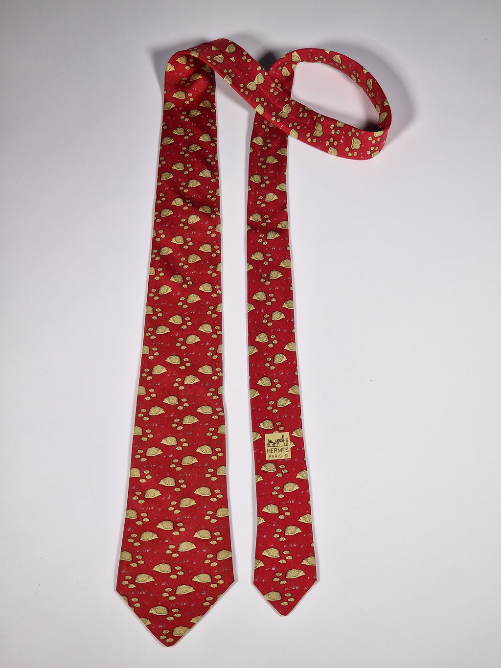 Hermès silk tie red hedgehog pattern 7363 PA