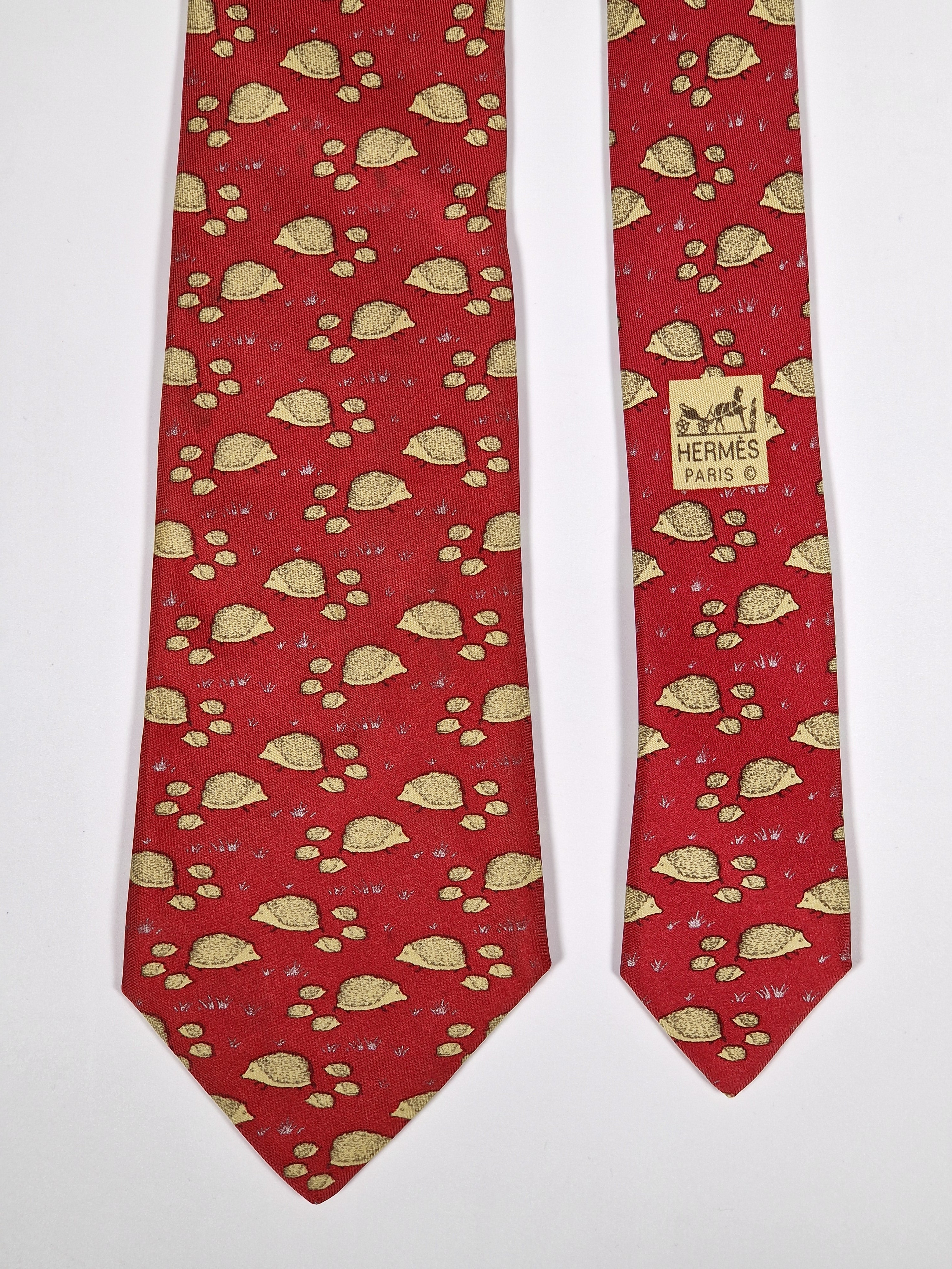 Hermès silk tie red hedgehog pattern 7363 PA