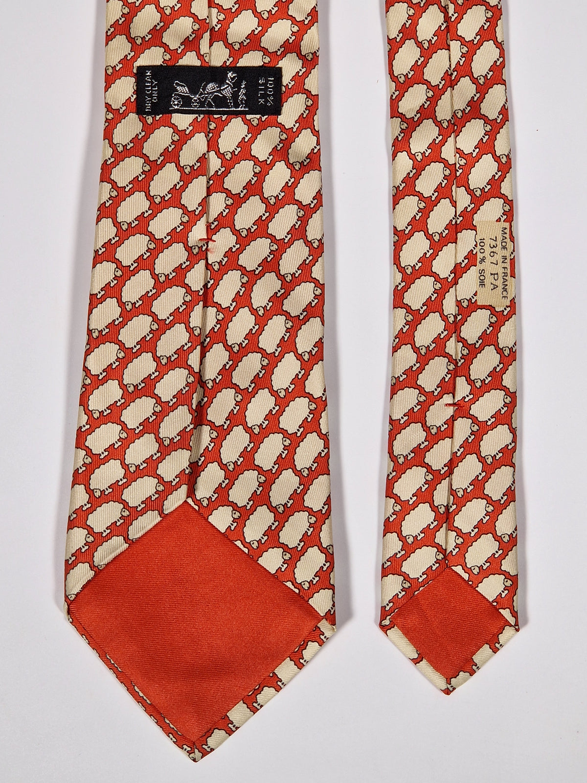 007367 Hermès tie red whimsical sheep 7367 PA