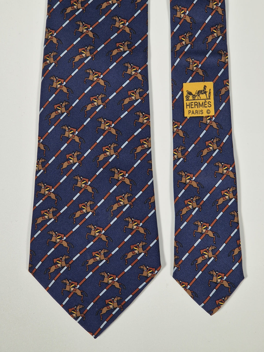 Hermés 7385 PA Tie