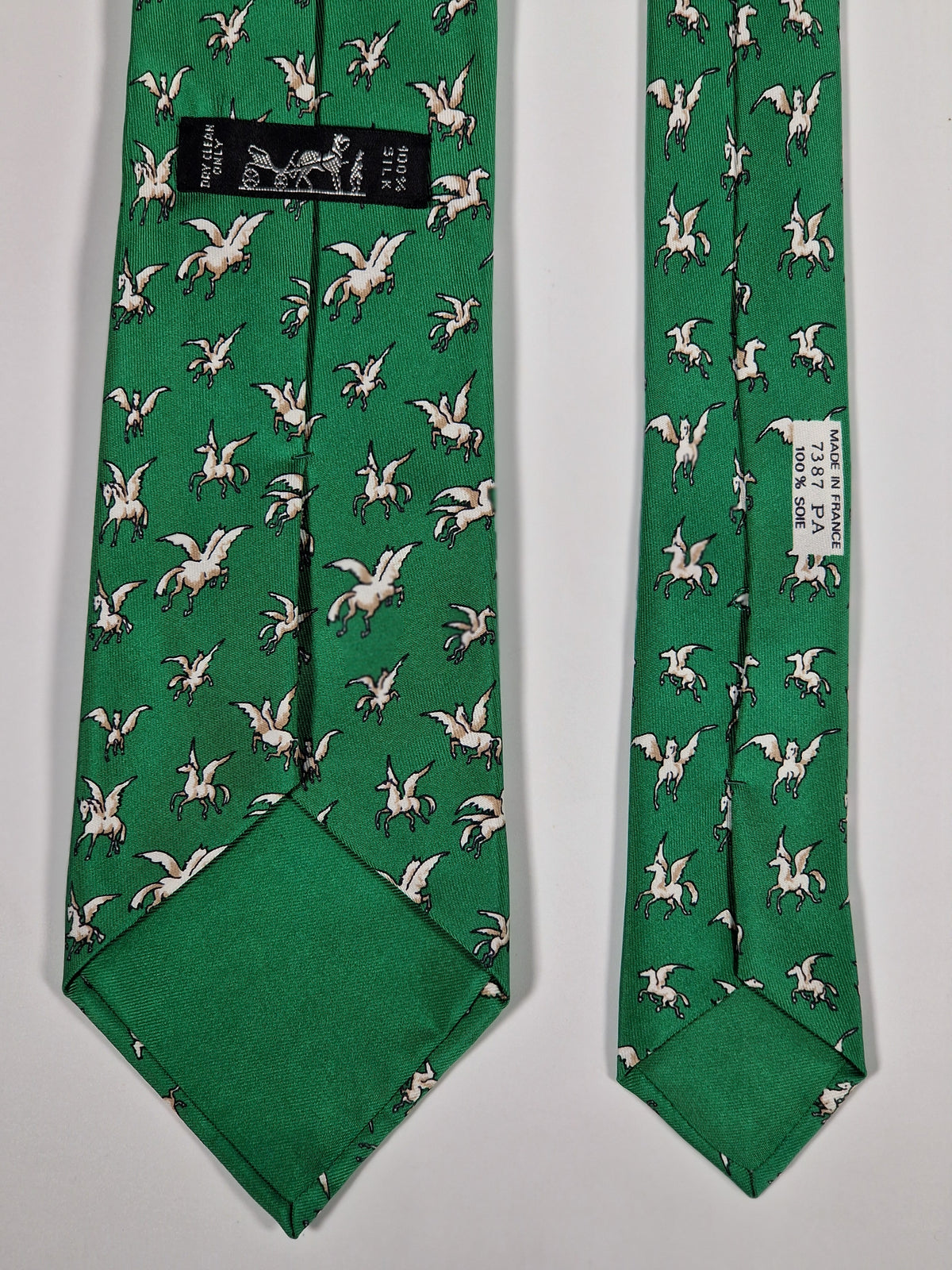 007387 Hermès tie green pegasus pattern 7387 PA