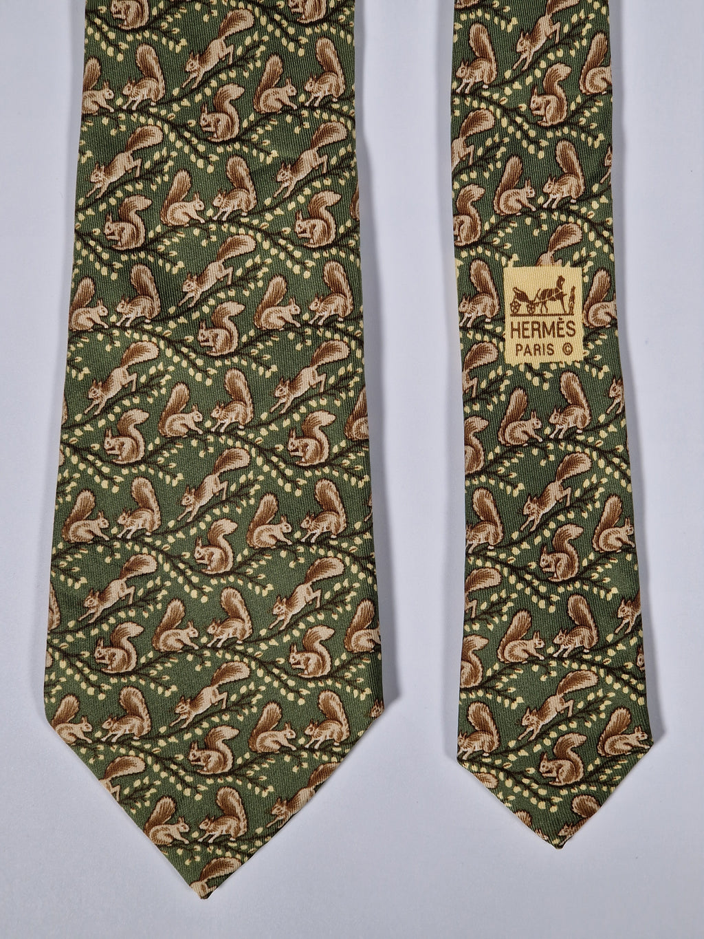 Hermès silk tie geen squirrel whimsical pattern 7392 PA