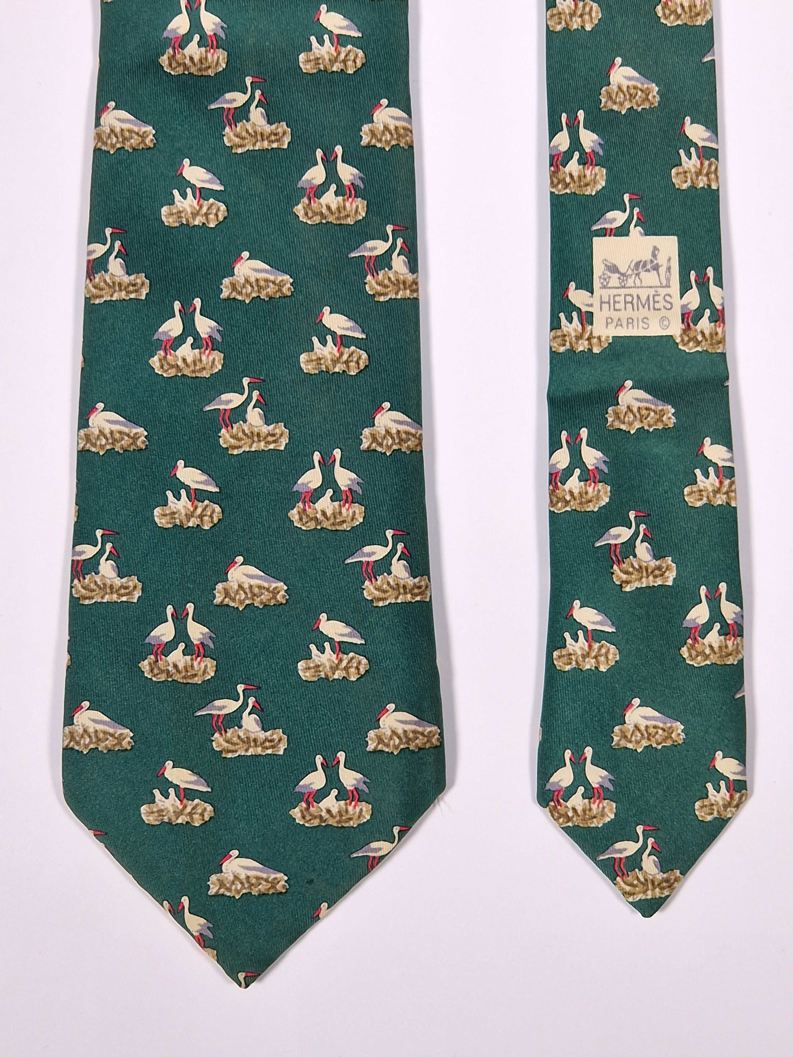 007393 Hermès tie green storks 7393 PA