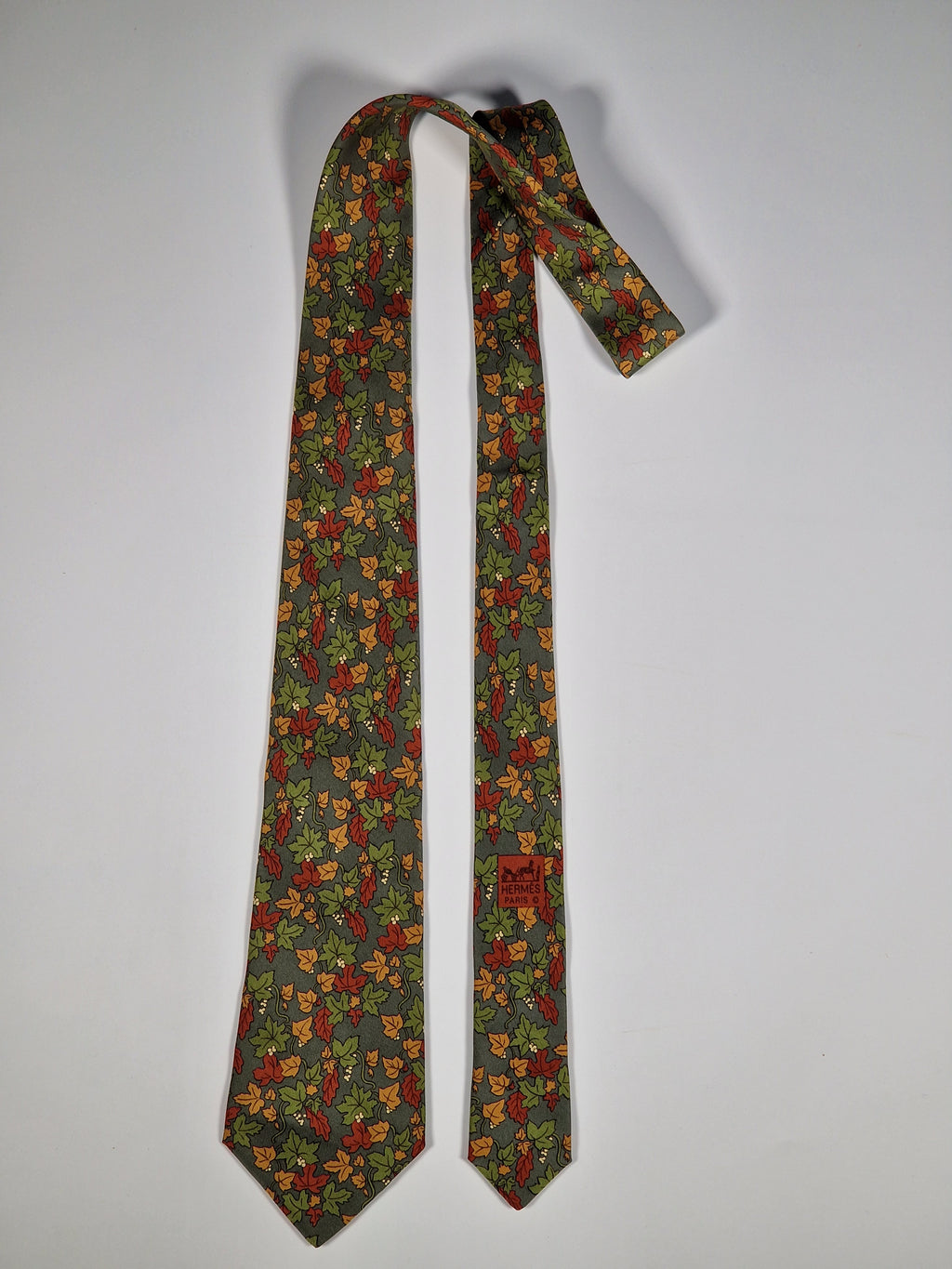 Hermès silk tie green leaf pattern Hermès 7406 PA tie green