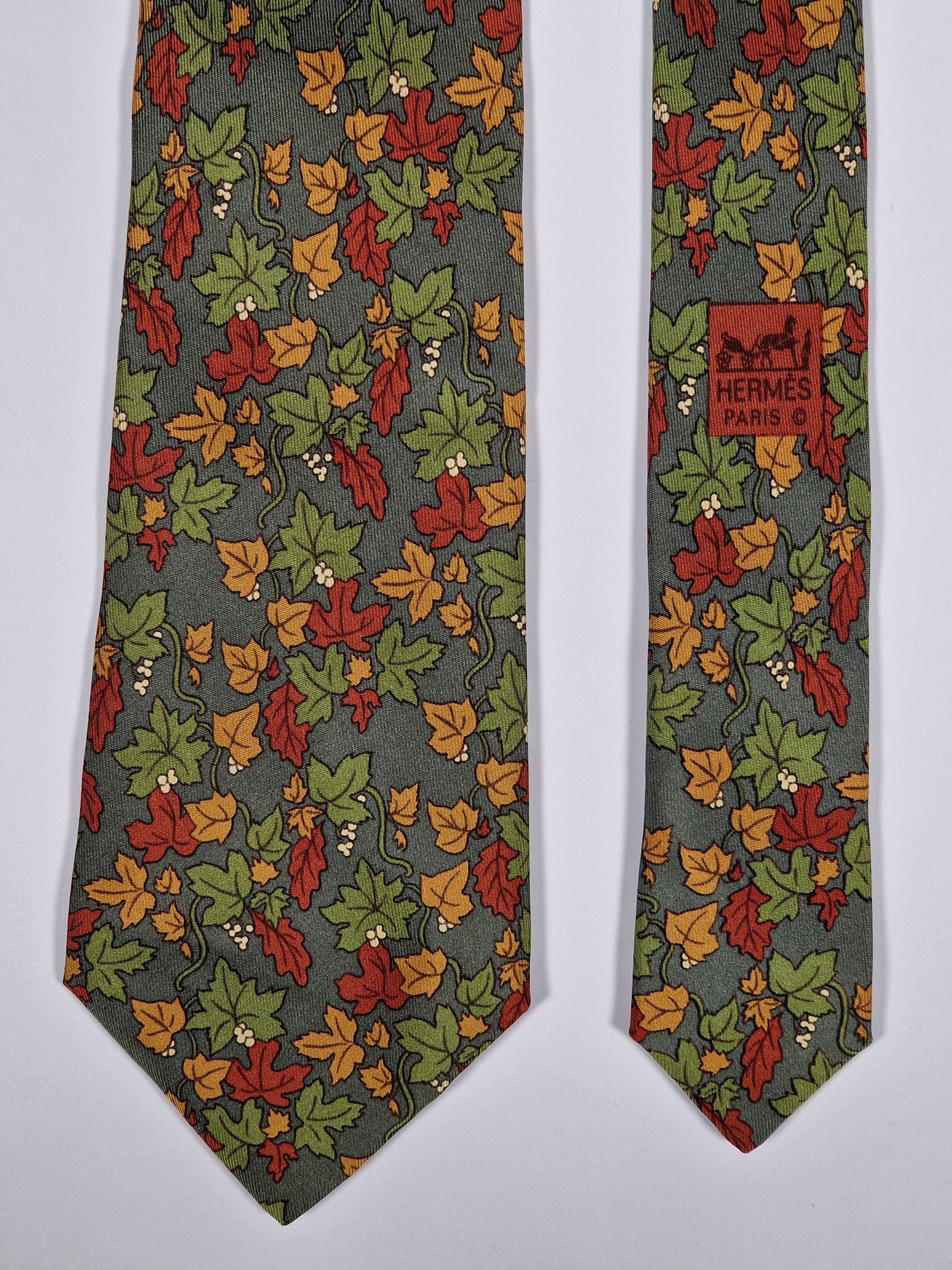 Hermès silk tie green leaf pattern Hermès 7406 PA tie green