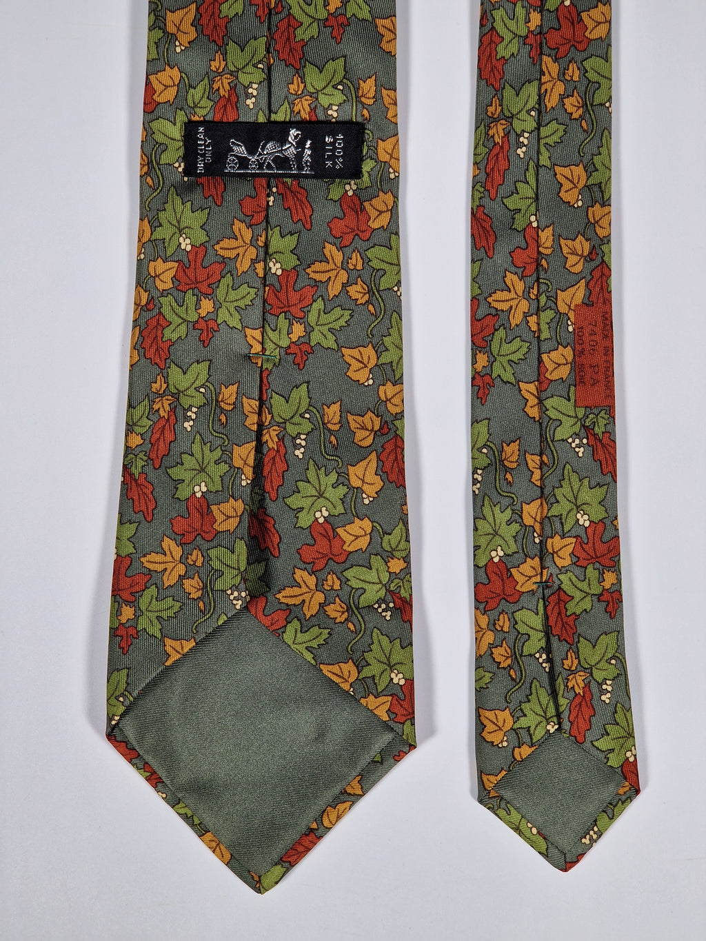 Hermès silk tie green leaf pattern Hermès 7406 PA tie green
