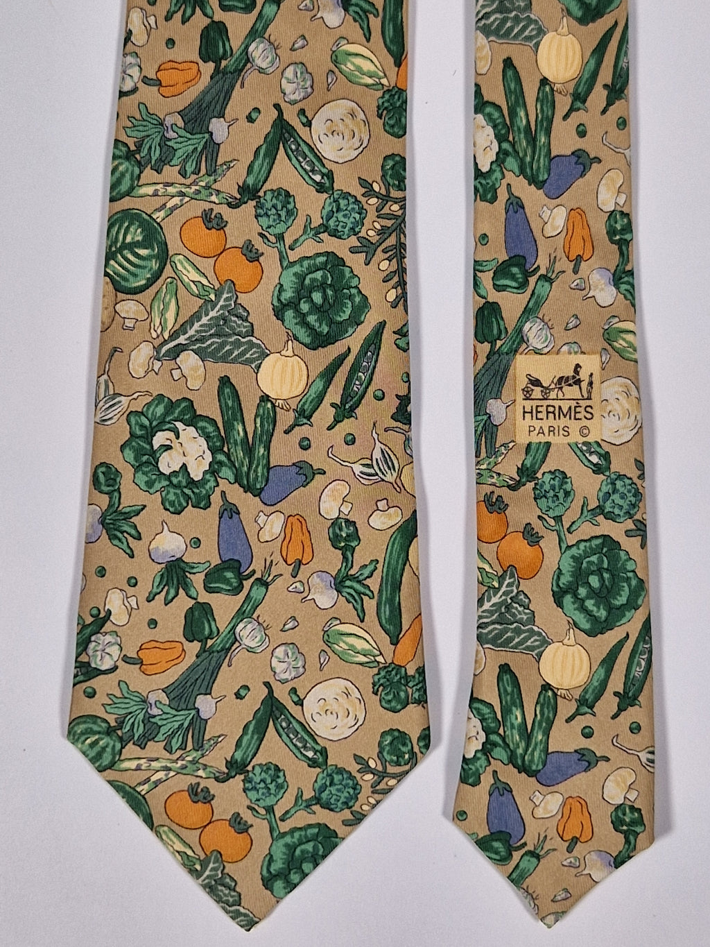 Hermès silk tie brown vegitables pattern 7460 HA