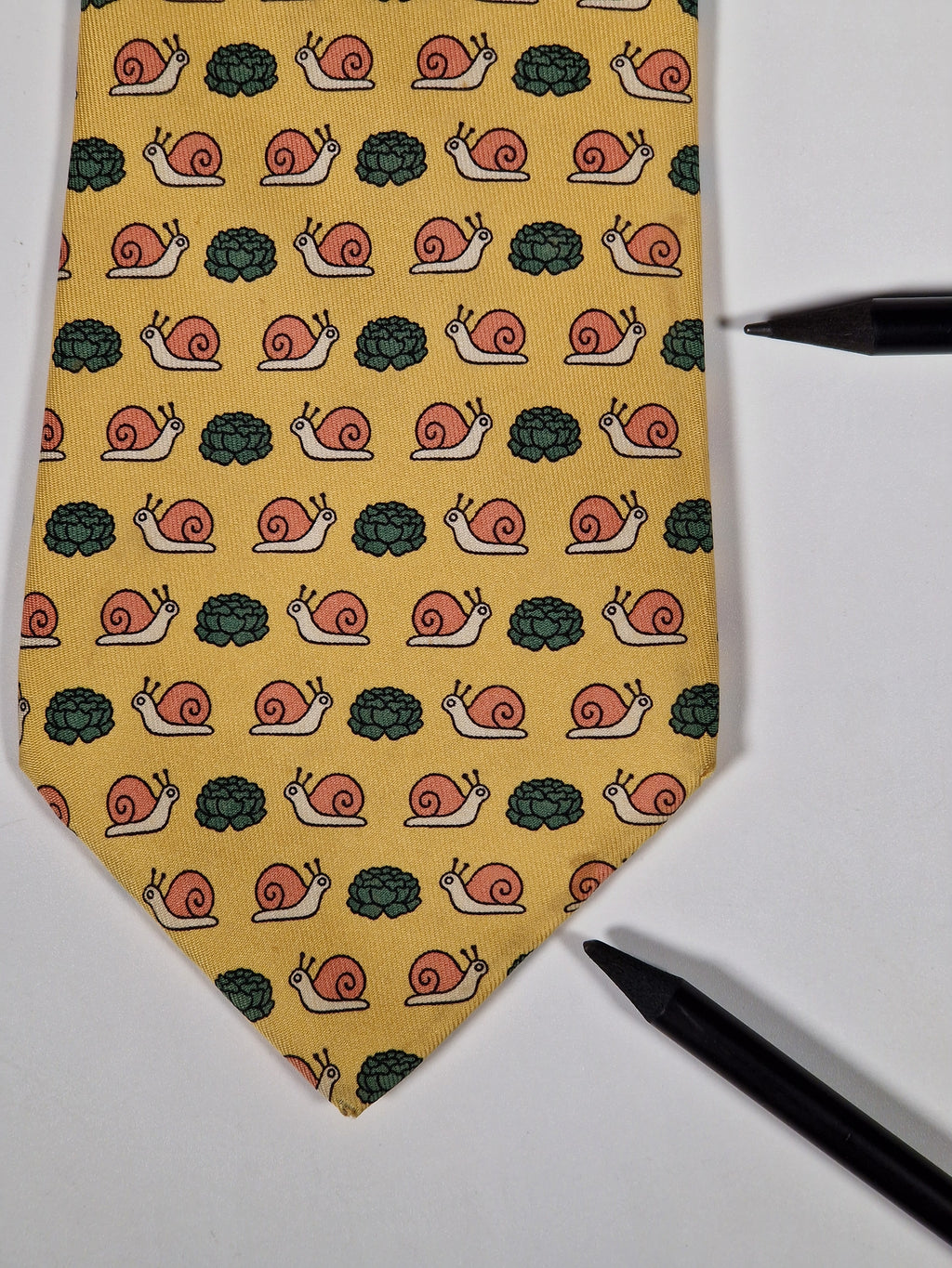 Hermès silk tie yellow snail and sallad whimsical pattern 7461 HA