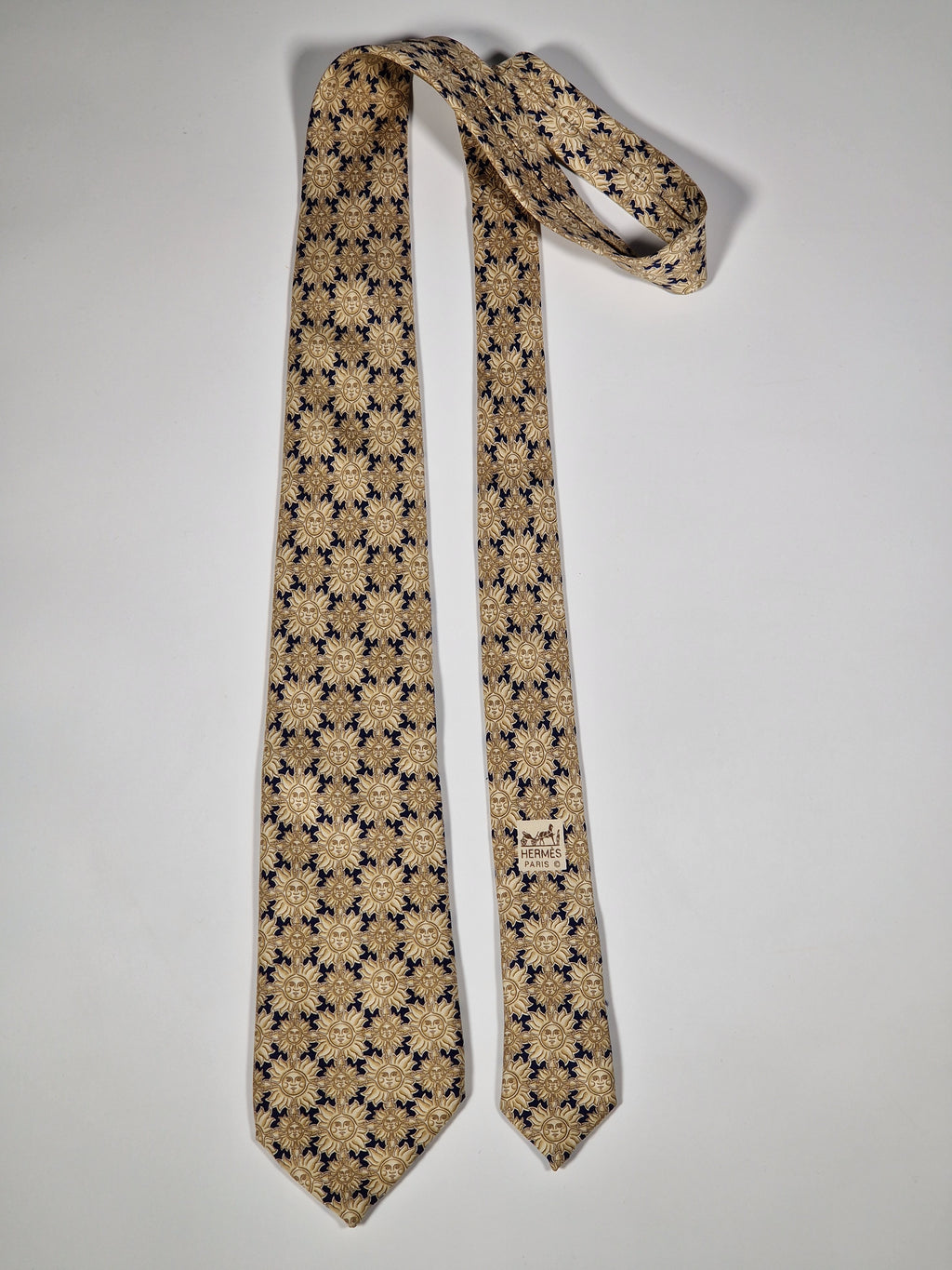 007465 Hermès tie blue whimsical sun pattermn 7465 HA