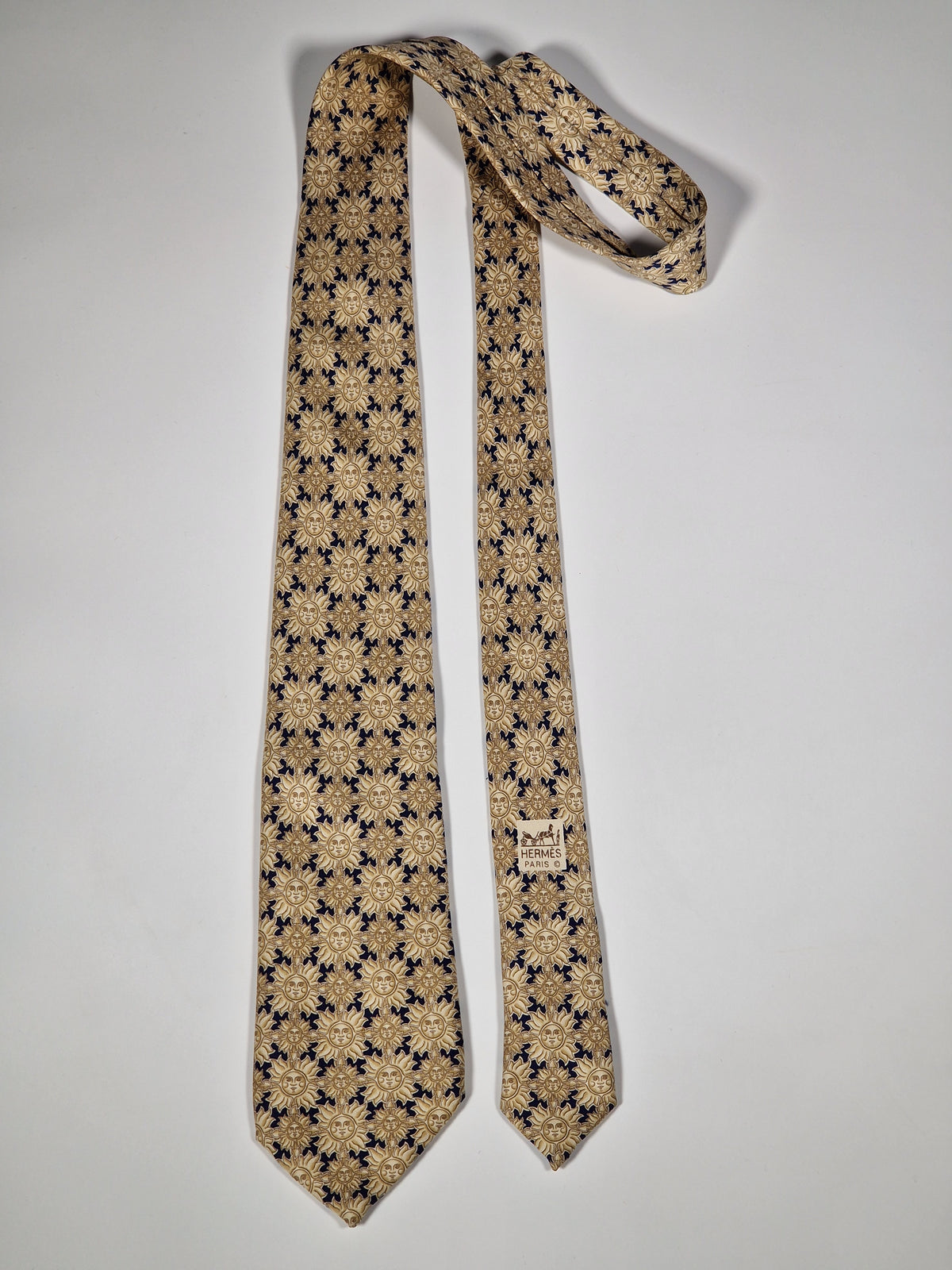 007465 Hermès tie blue whimsical sun pattermn 7465 HA