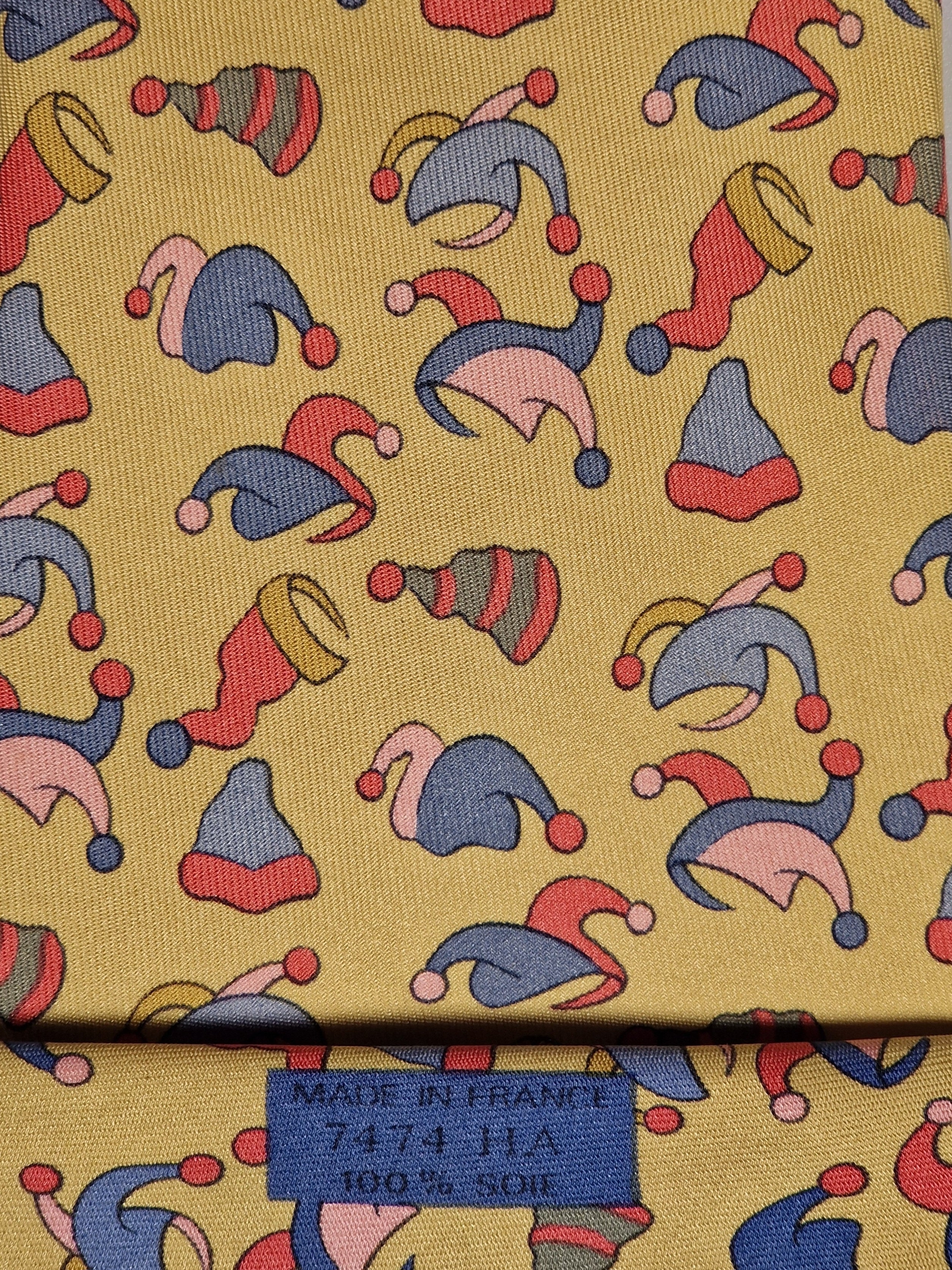 Hermès silk tie yellow jester hats pattern 7474 HA