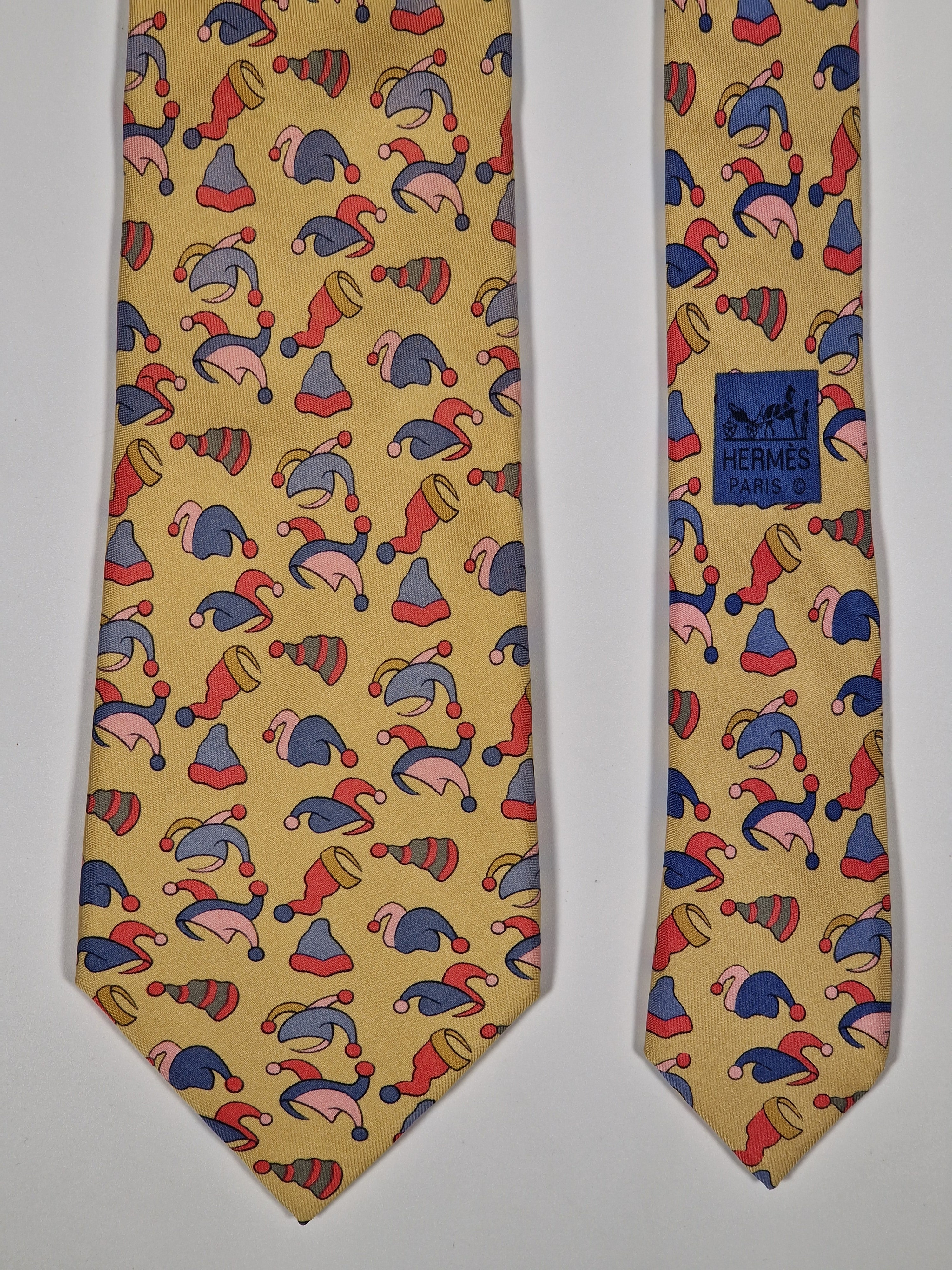 Hermès silk tie yellow jester hats pattern 7474 HA