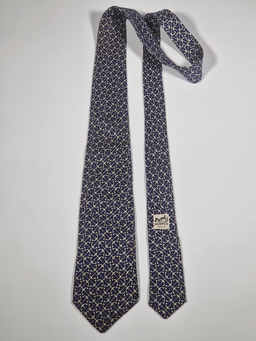 000748 Hermès silk tie blue anchor pattern 748 FA