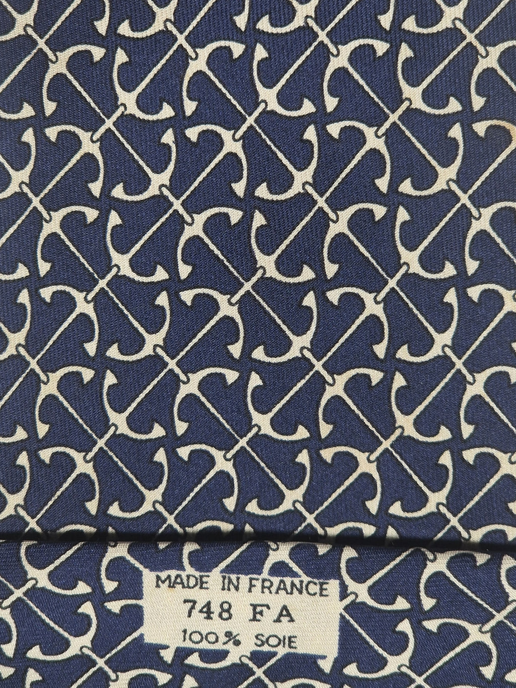 000748 Hermès silk tie blue anchor pattern 748 FA
