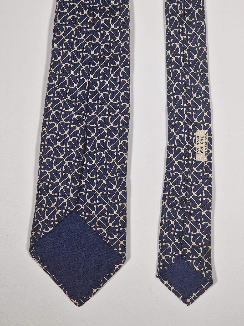 000748 Hermès silk tie blue anchor pattern 748 FA