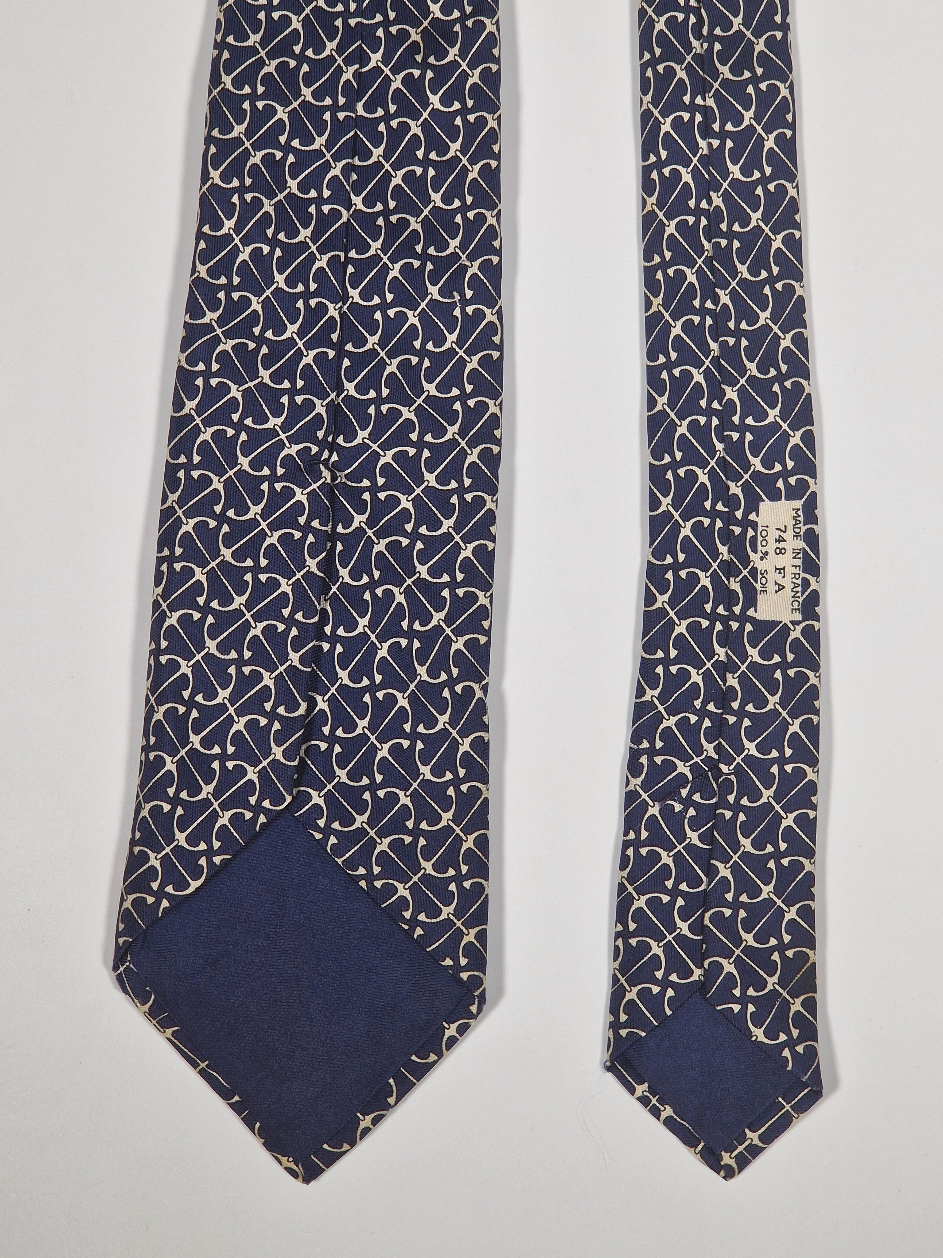 000748 Hermès silk tie blue anchor pattern 748 FA