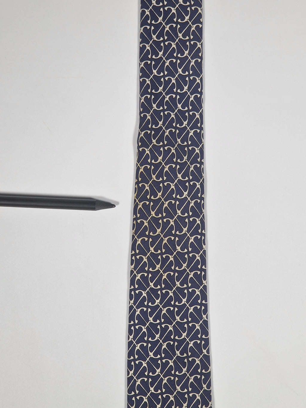 000748 Hermès silk tie blue anchor pattern 748 FA