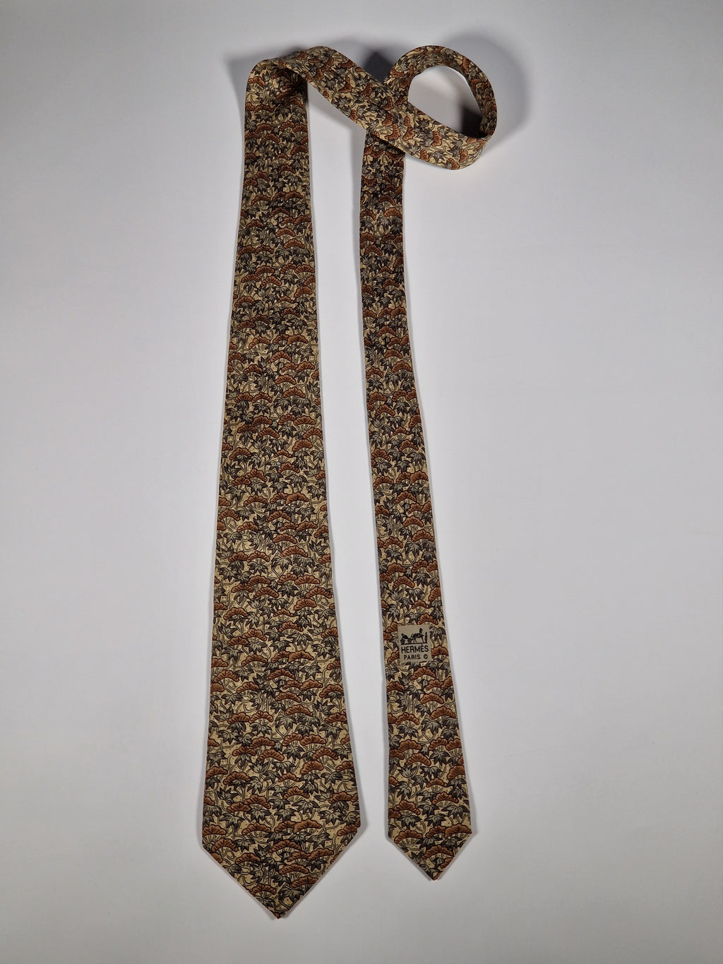 Hermès silk tie brown flower pattern 7500 IA