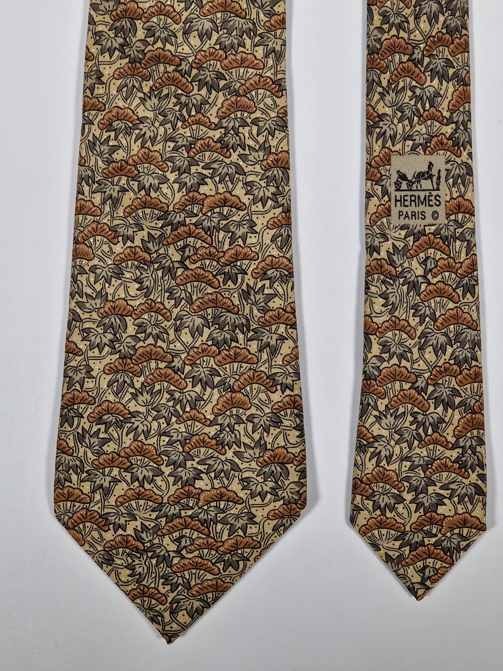 Hermès silk tie brown flower pattern 7500 IA