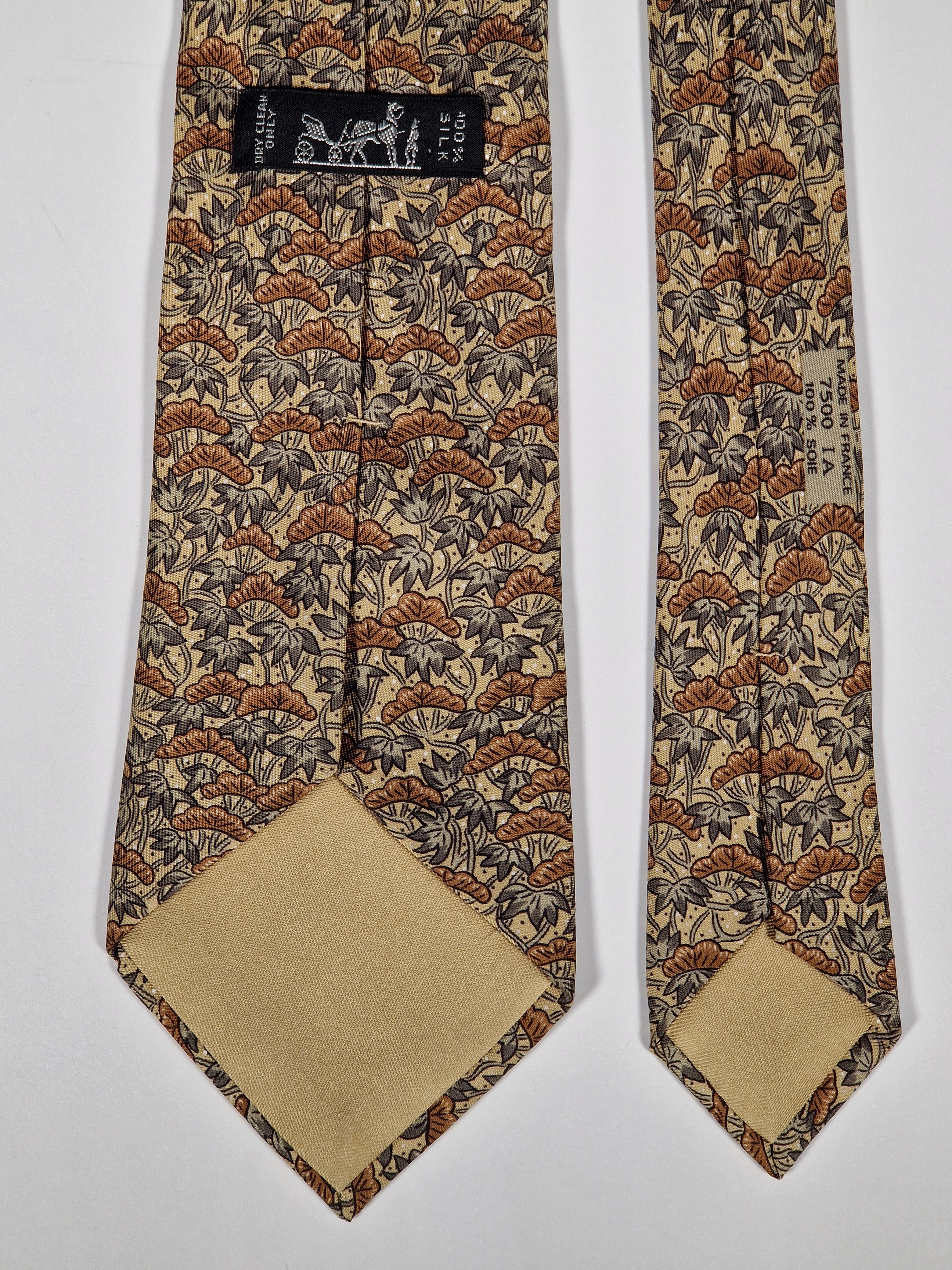 Hermès silk tie brown flower pattern 7500 IA