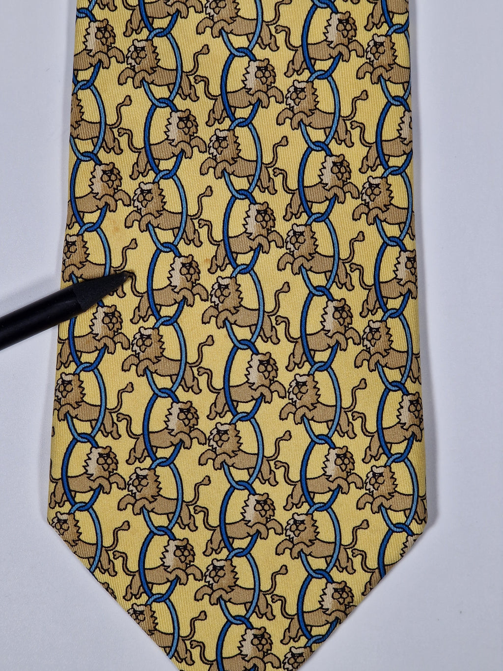 007504 Hermès tie yellow whimsical circus lions 7504 IA