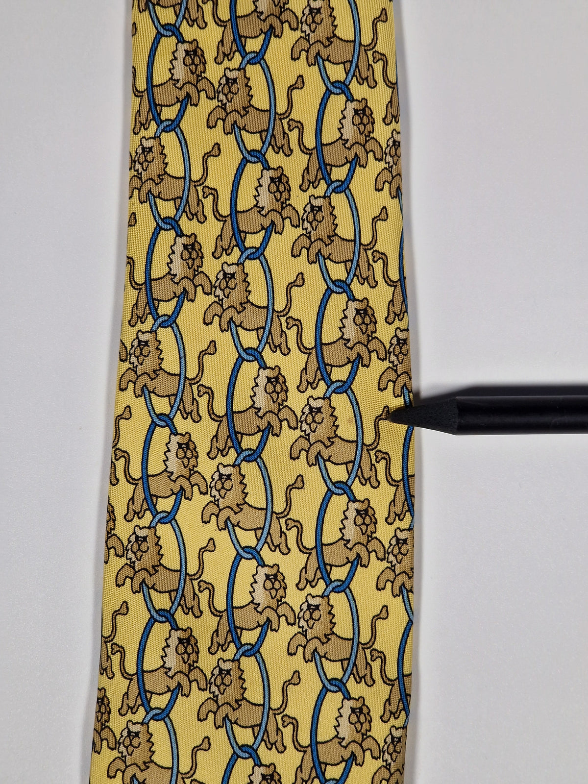 007504 Hermès tie yellow whimsical circus lions 7504 IA