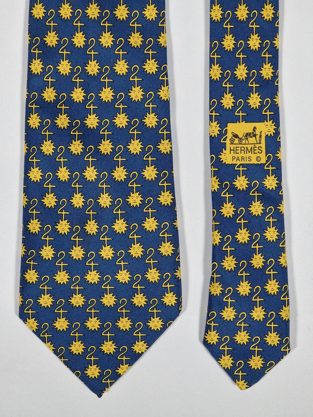 Hermés 7511 IA "Le Mans" tie.