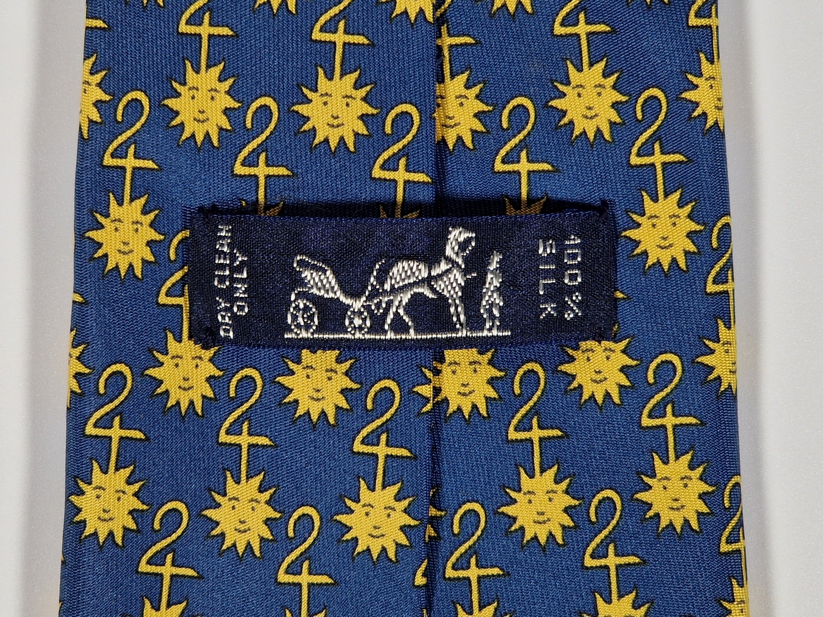 Hermés 7511 IA "Le Mans" tie.