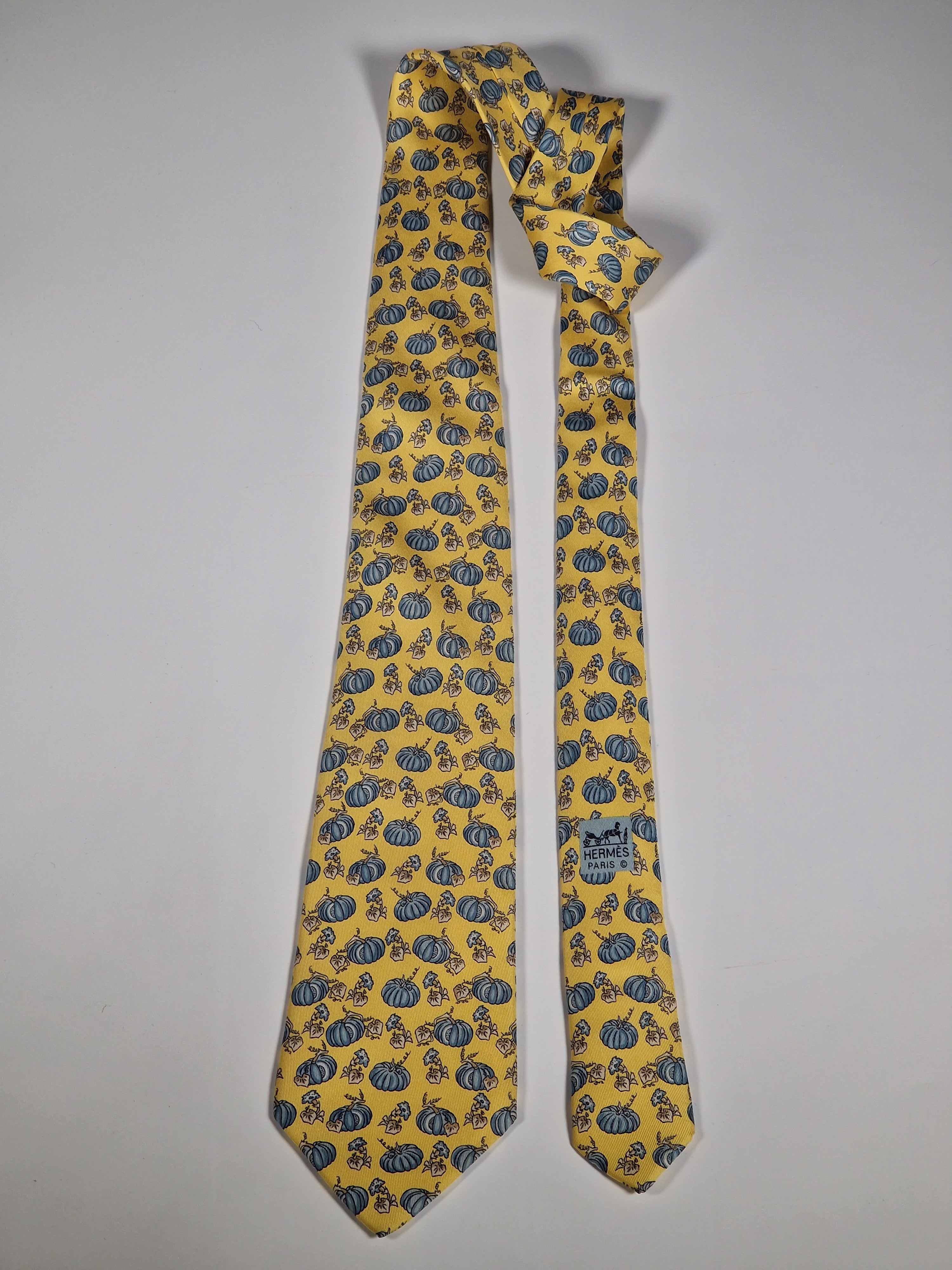 Hermès silk tie yellow pumpkin pattern Hermès 7519 IA tie yellow
