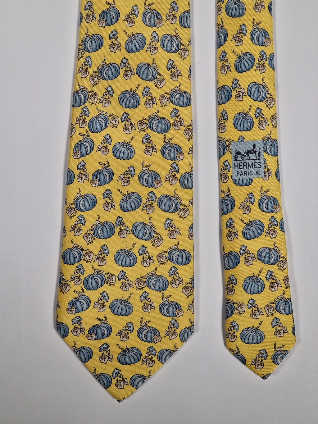 Hermès silk tie yellow pumpkin pattern Hermès 7519 IA tie yellow