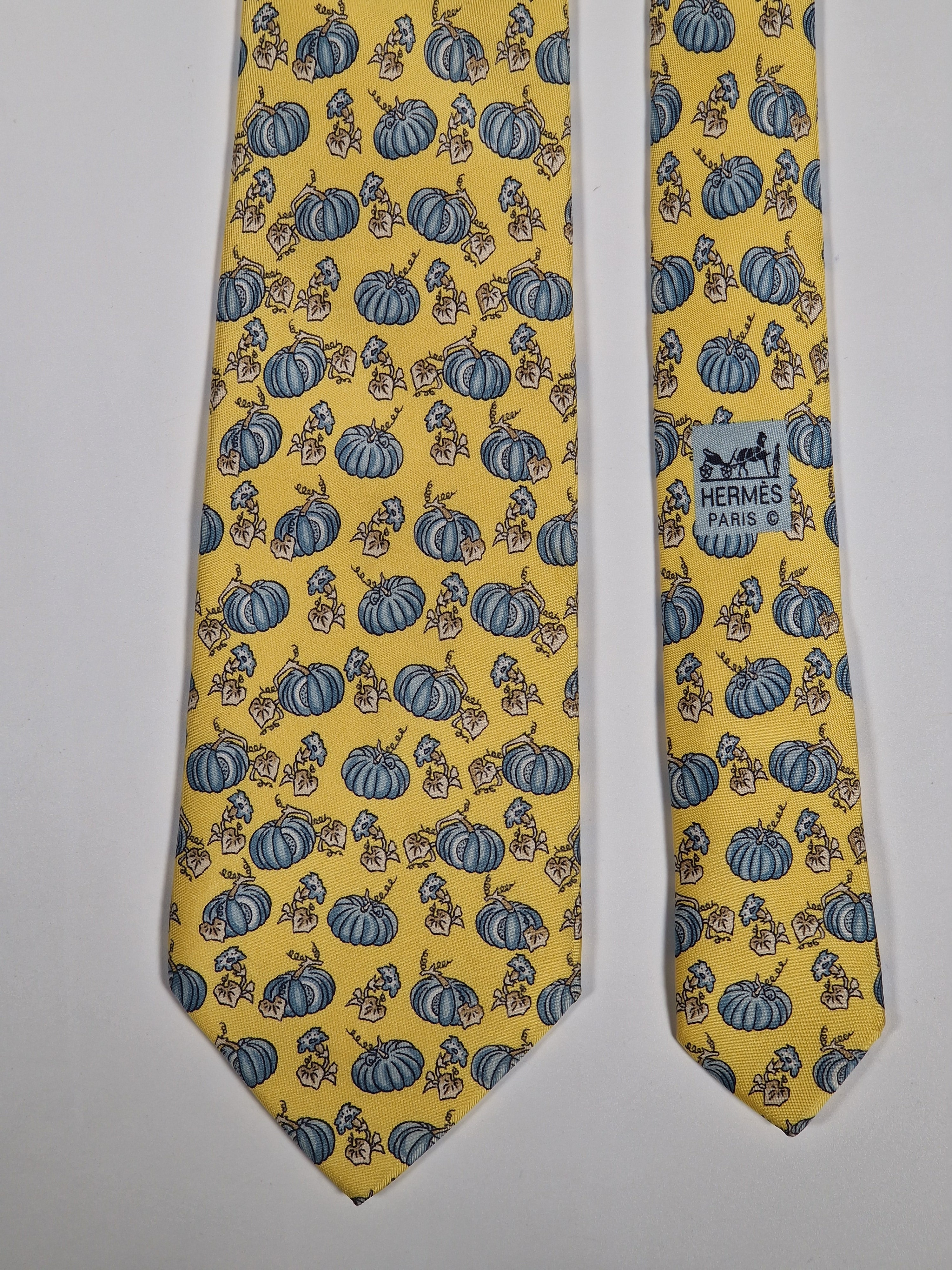 Hermès silk tie yellow pumpkin pattern Hermès 7519 IA tie yellow